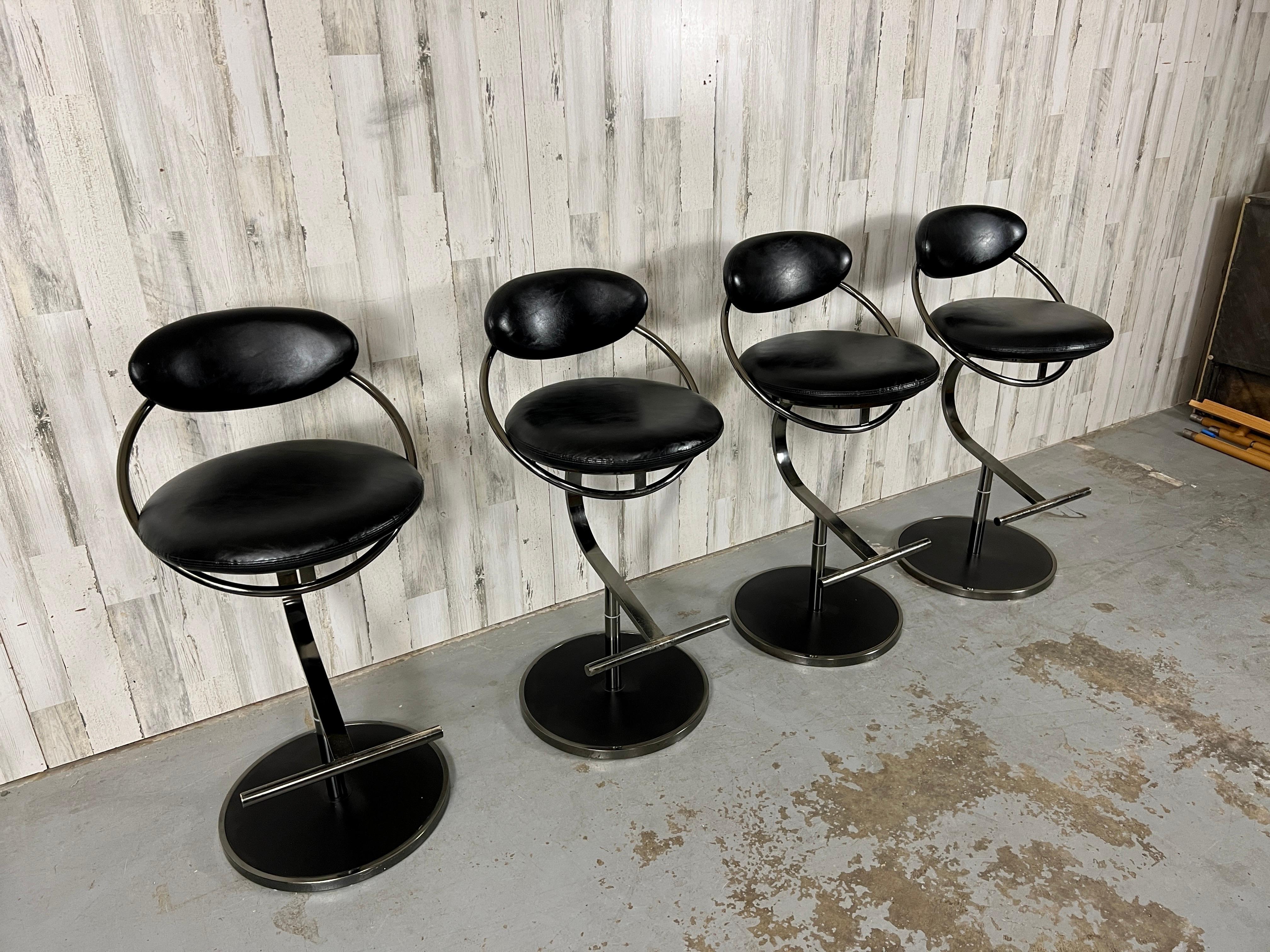Postmodern Swivel Chrome & Leather Barstools  For Sale 7
