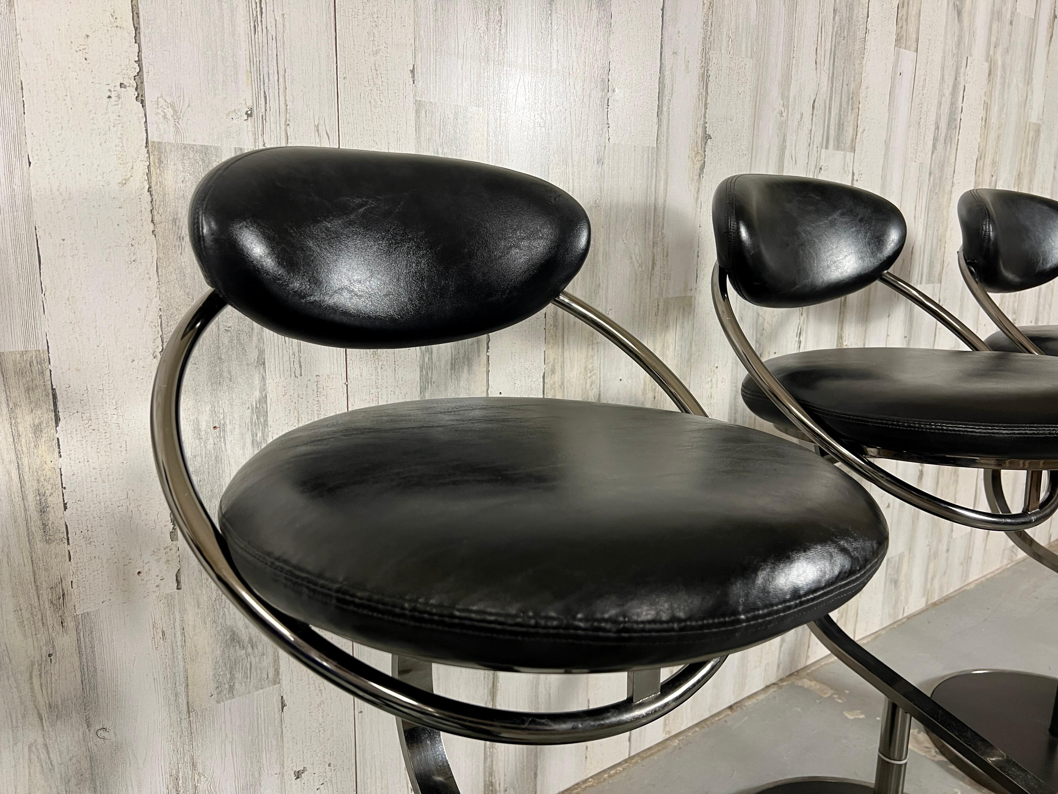 Postmodern Swivel Chrome & Leather Barstools  In Good Condition For Sale In Denton, TX