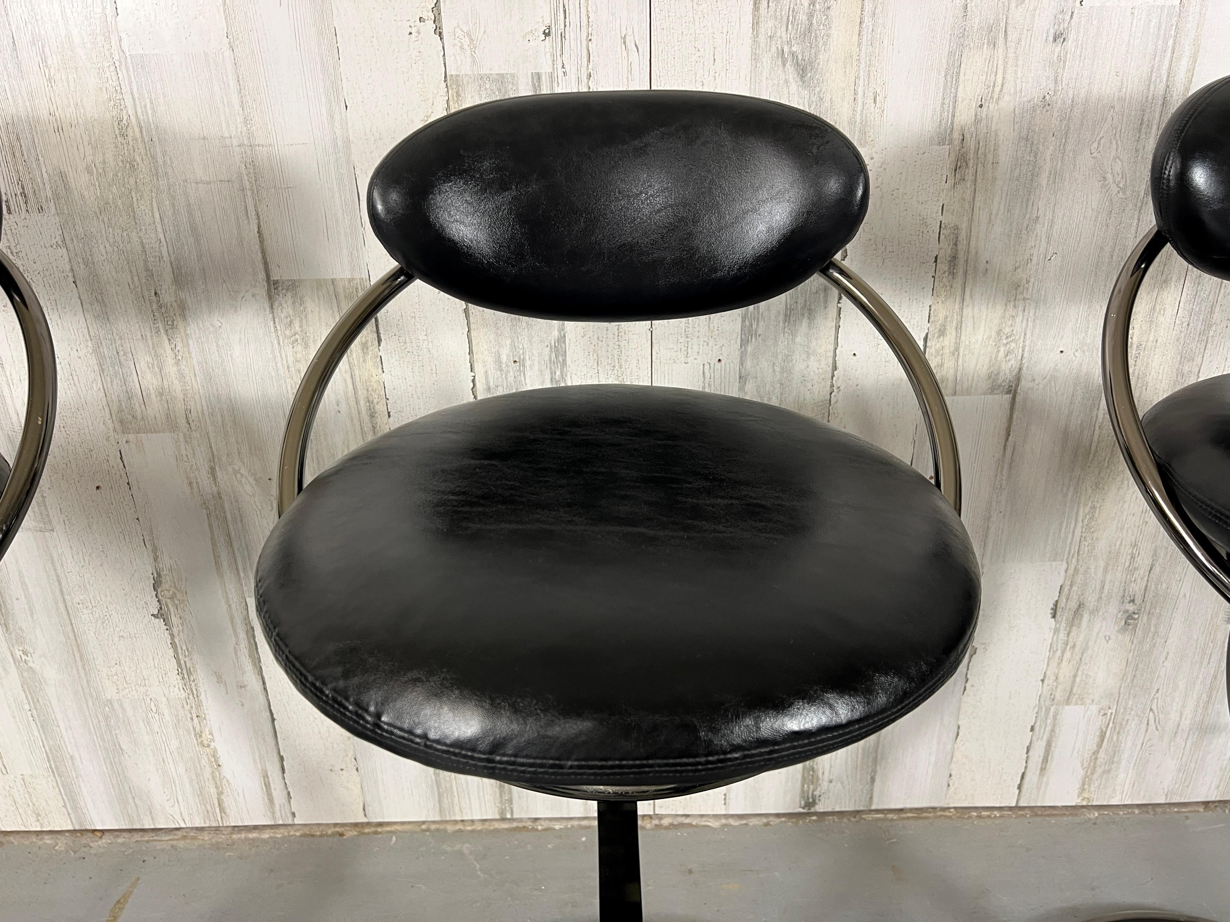 20th Century Postmodern Swivel Chrome & Leather Barstools  For Sale