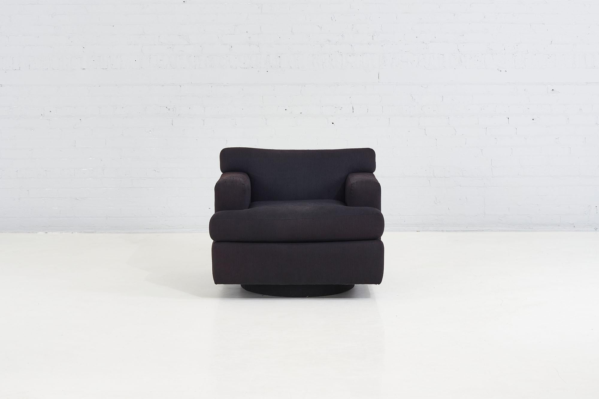 Chaise longue pivotante postmoderne par Interior Crafts, 1980. Original. Le canapé coordonné est dans une liste séparée.