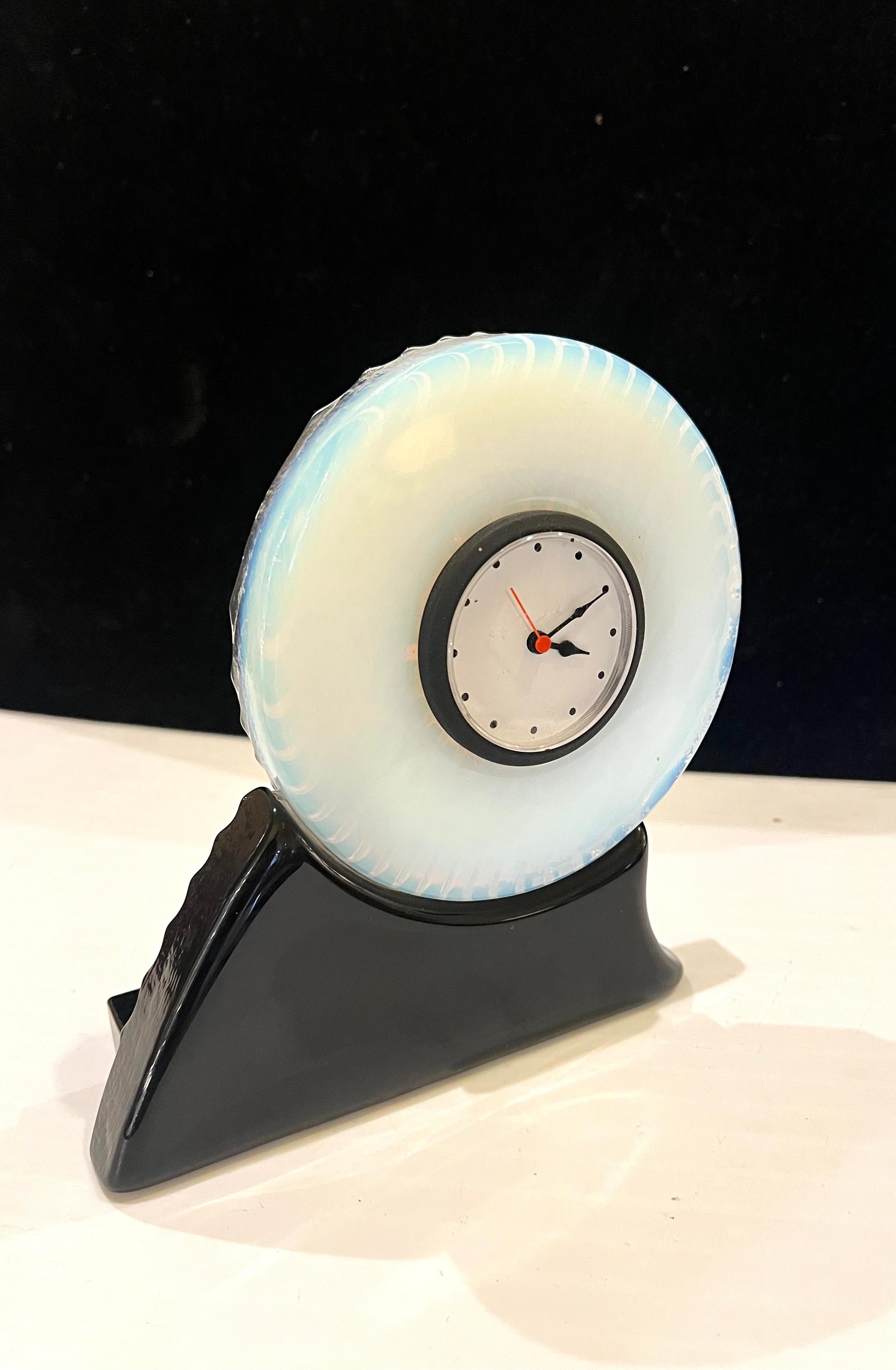 Post-Modern Postmodern Table desk Clock in Uranium White Milk Glass For Sale