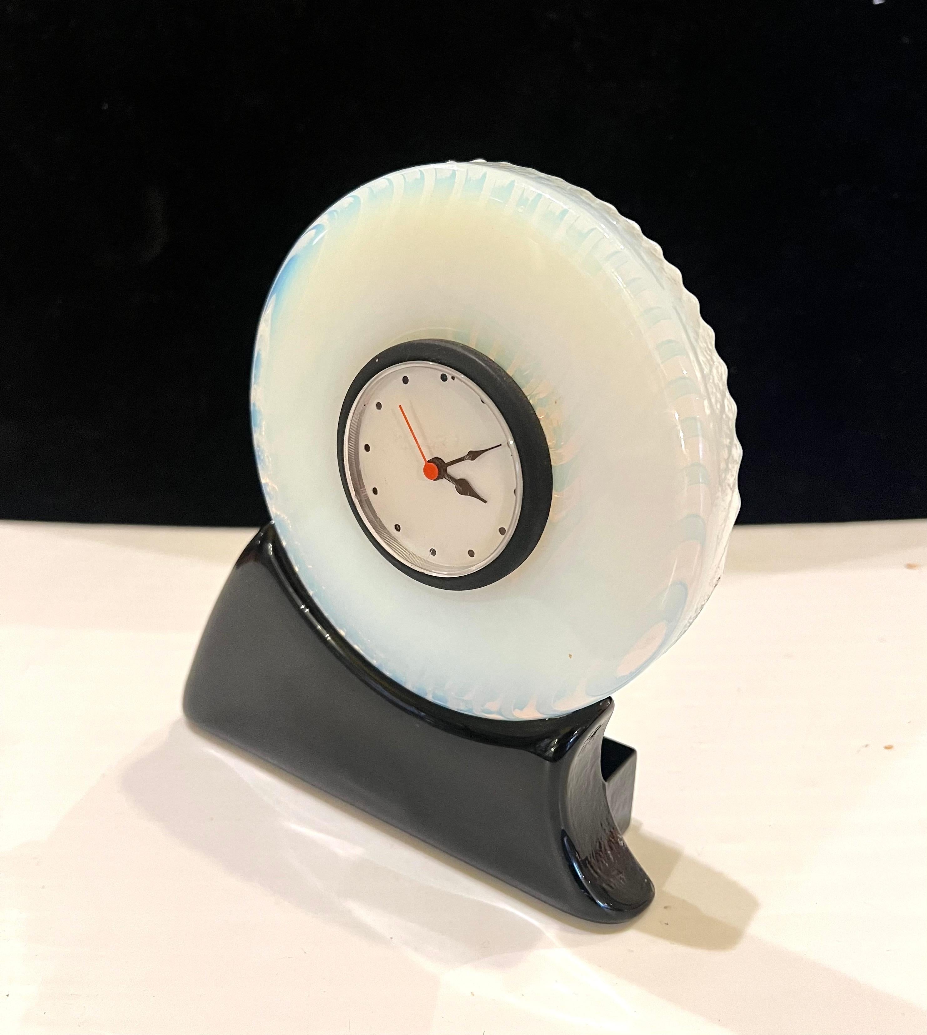 American Postmodern Table desk Clock in Uranium White Milk Glass For Sale