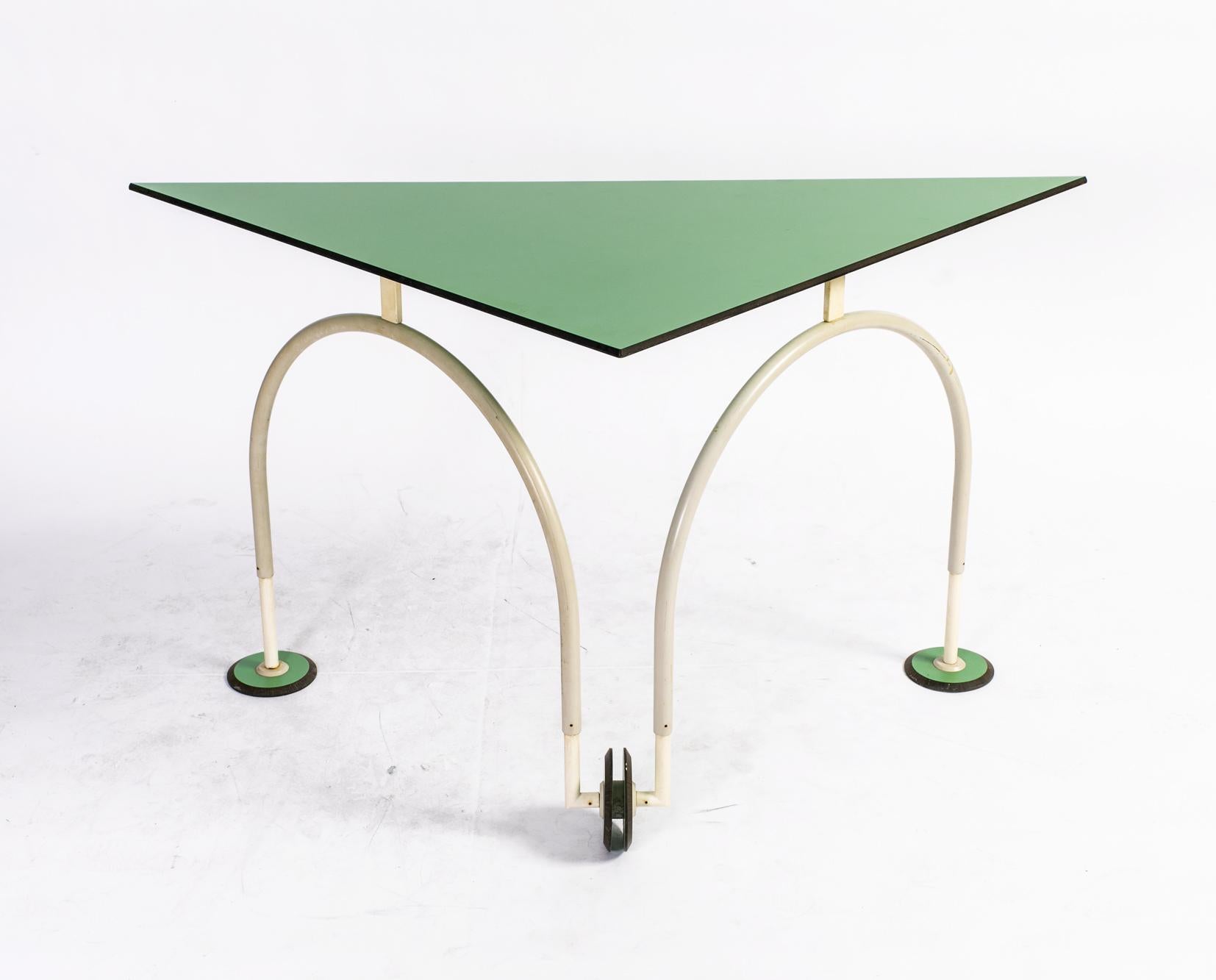 Postmodern Table, Italy, circa 1980 (20. Jahrhundert) im Angebot