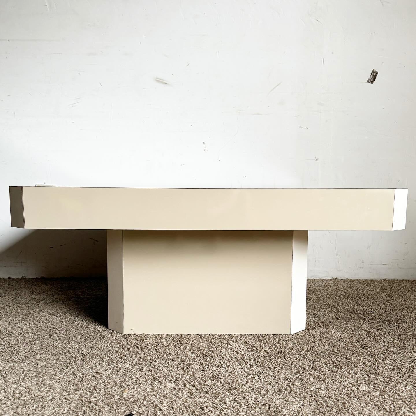 Postmodern Tan and White Lacquer Laminate Coffee Table In Good Condition For Sale In Delray Beach, FL