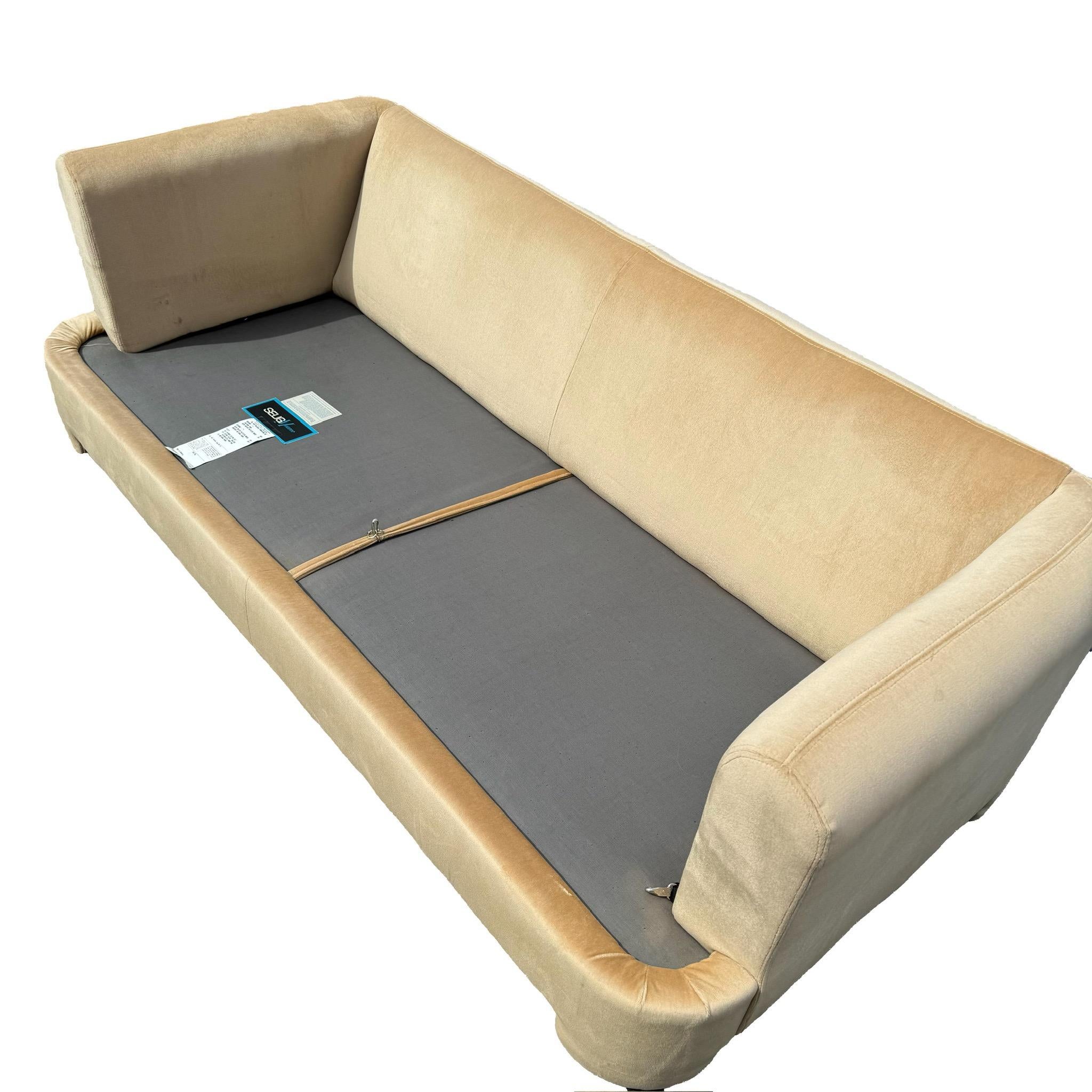 Canapé postmoderne en tissu fauve par Selig en vente 4