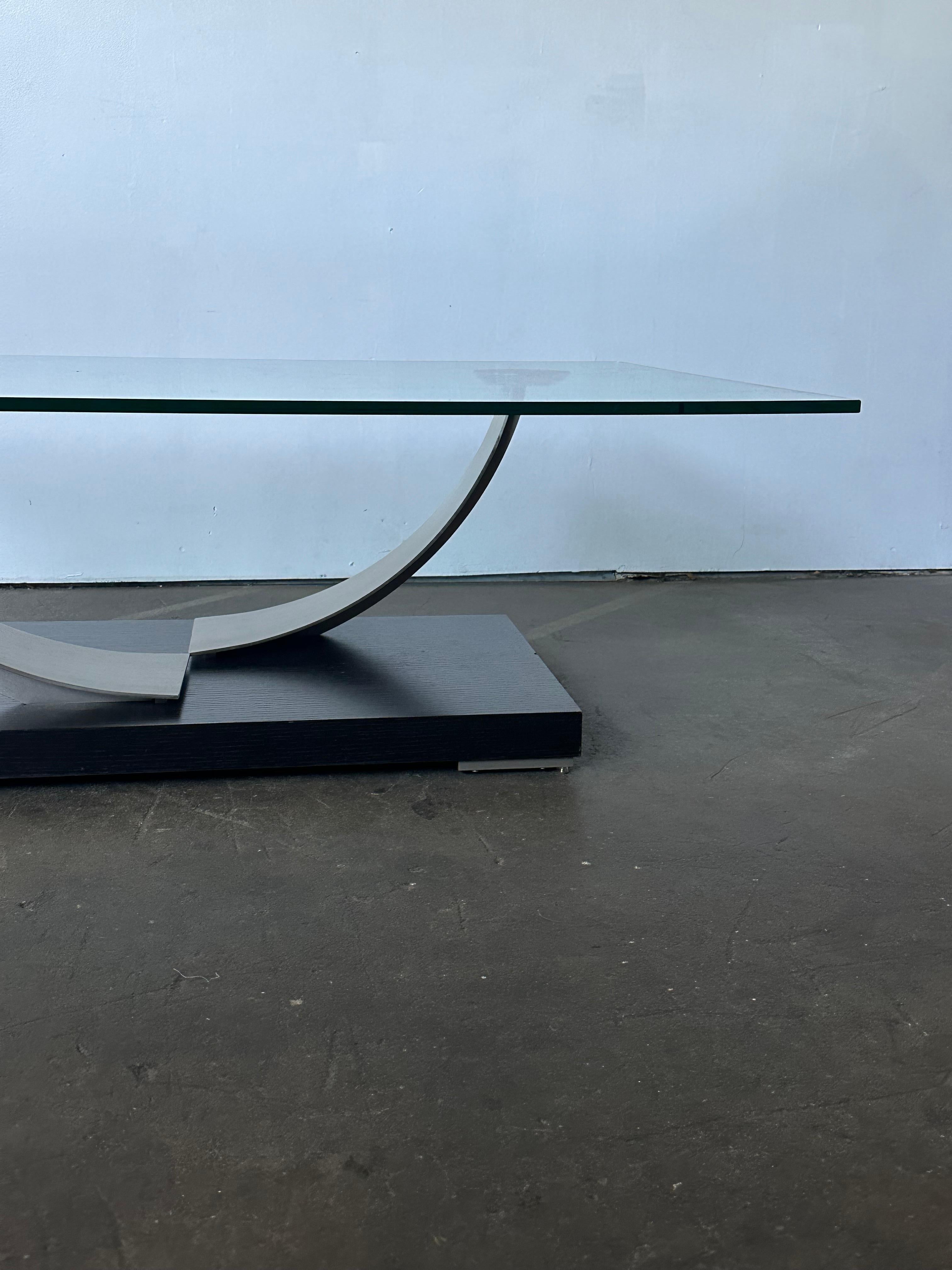 Postmoderne Table basse Tangent de Jensen-Lewis en vente