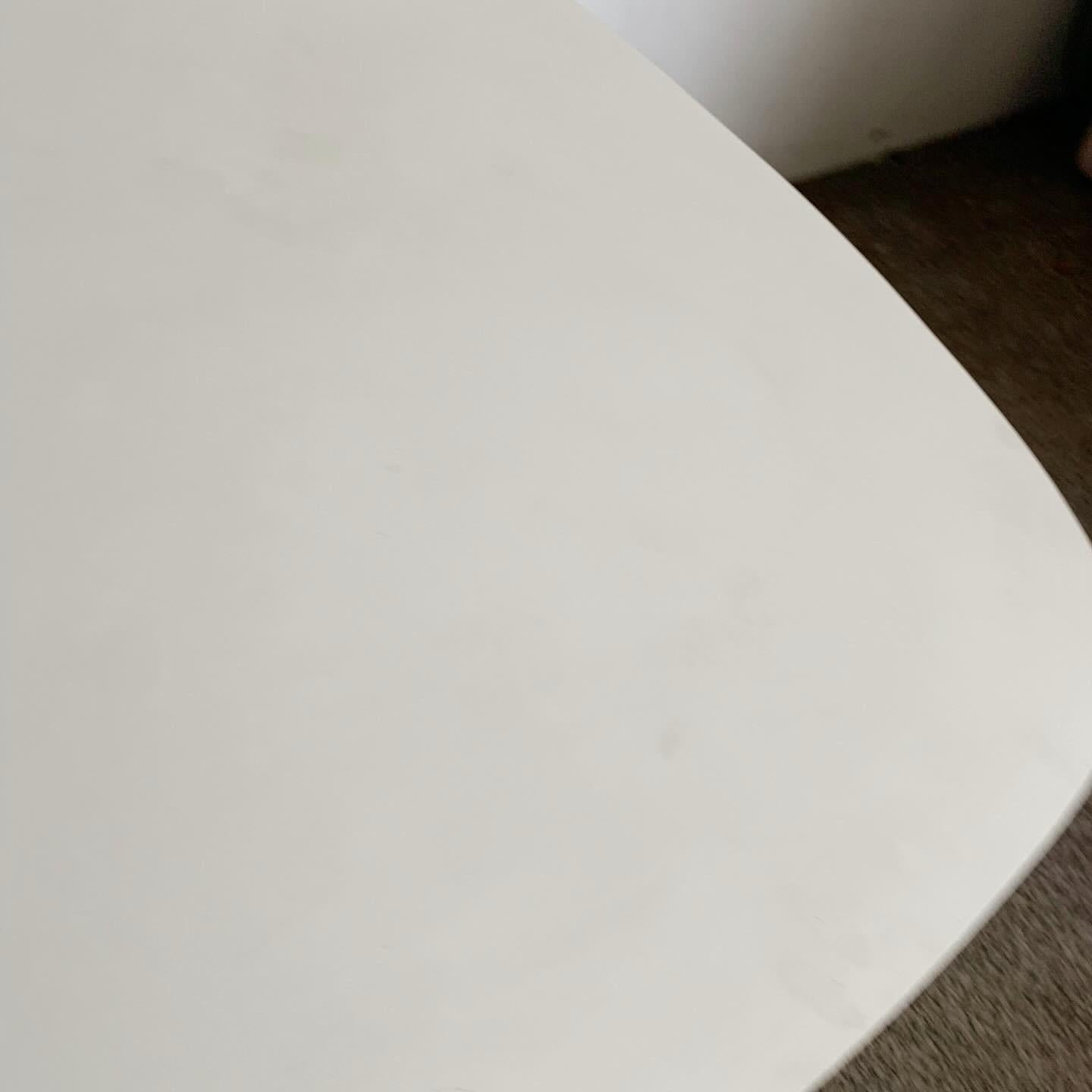 Fin du 20e siècle Table à manger postmoderne en stratifié blanc et sarcelle en vente