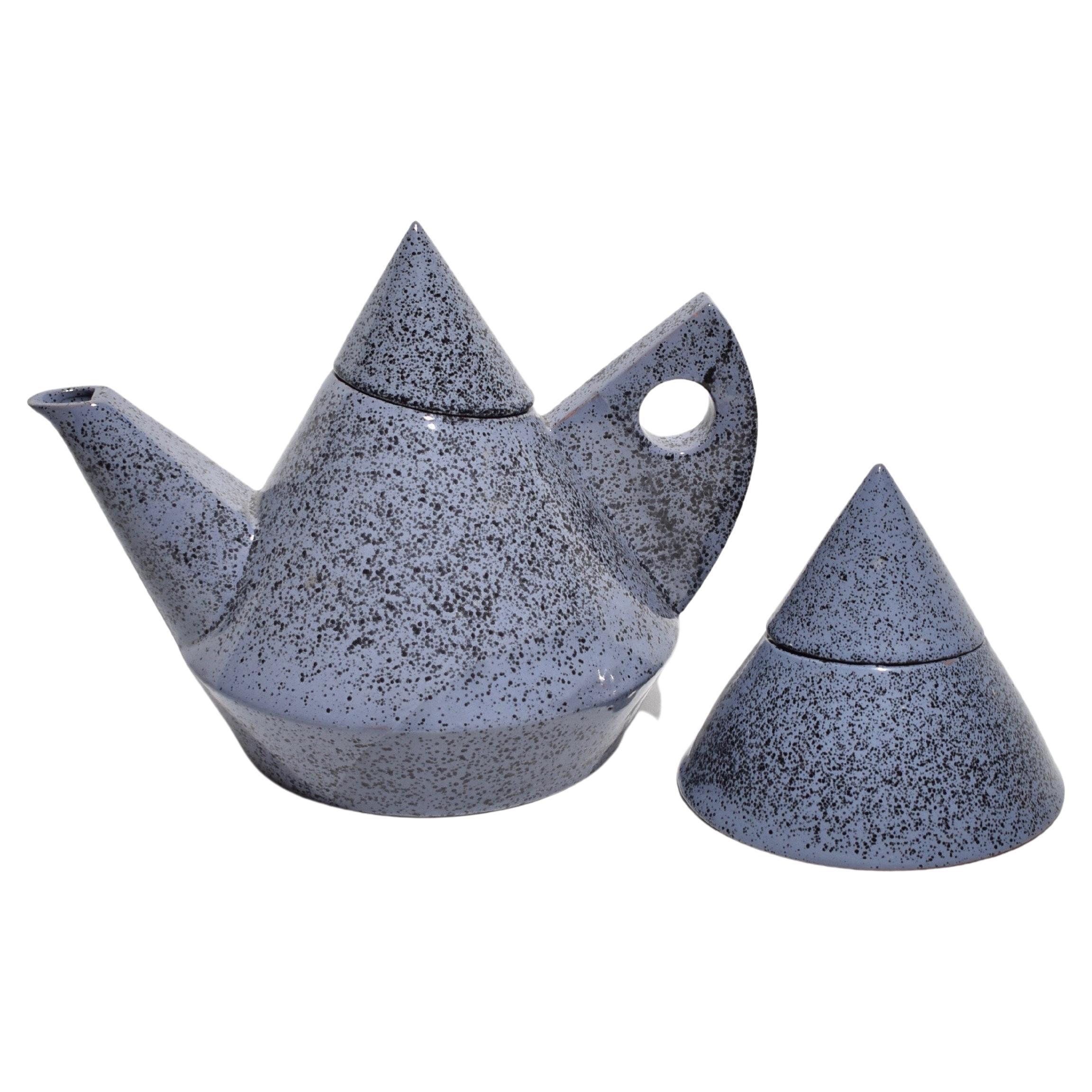 Postmodern Teapot Set in Blue Speckle Pattern