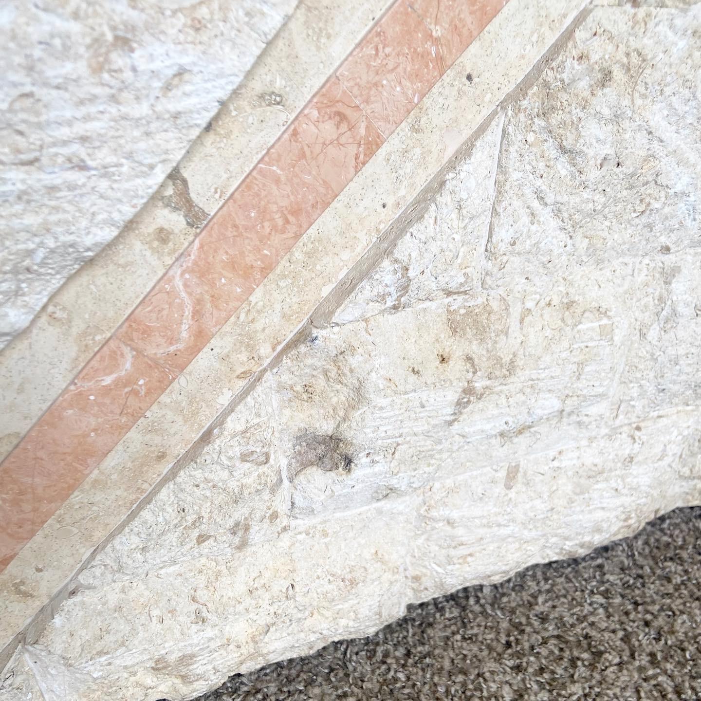 Console postmoderne en pierre de Mactan tessellée avec touches de pierre rose polie en vente 3