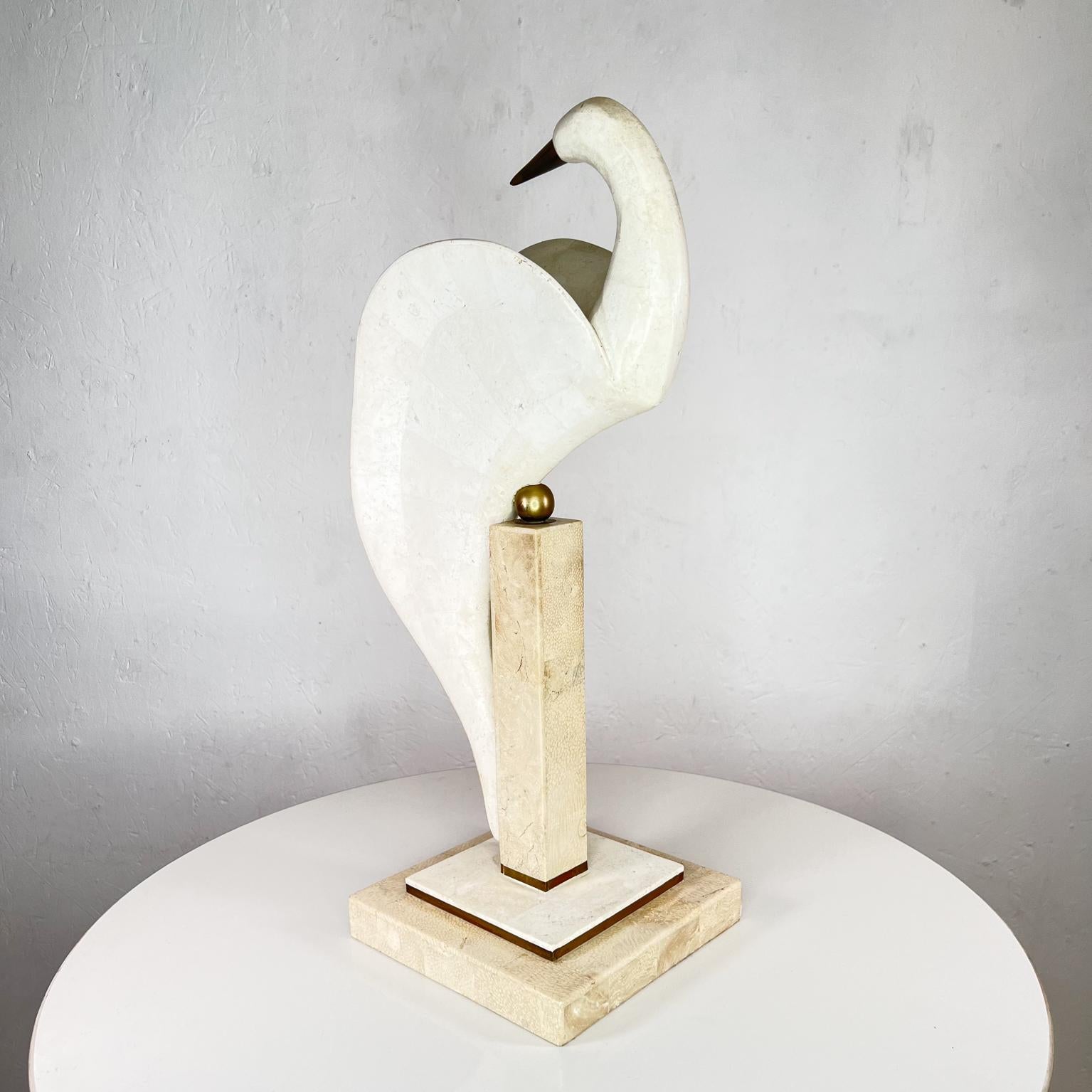Post Modern elegance tessellated stone art sculpture Egret Bird Maitland Smith Philippines
Measures: 19.5 tall x 7.13 wide x 10 deep
Preowned original unrestored vintage condition.
See images provided please.
 