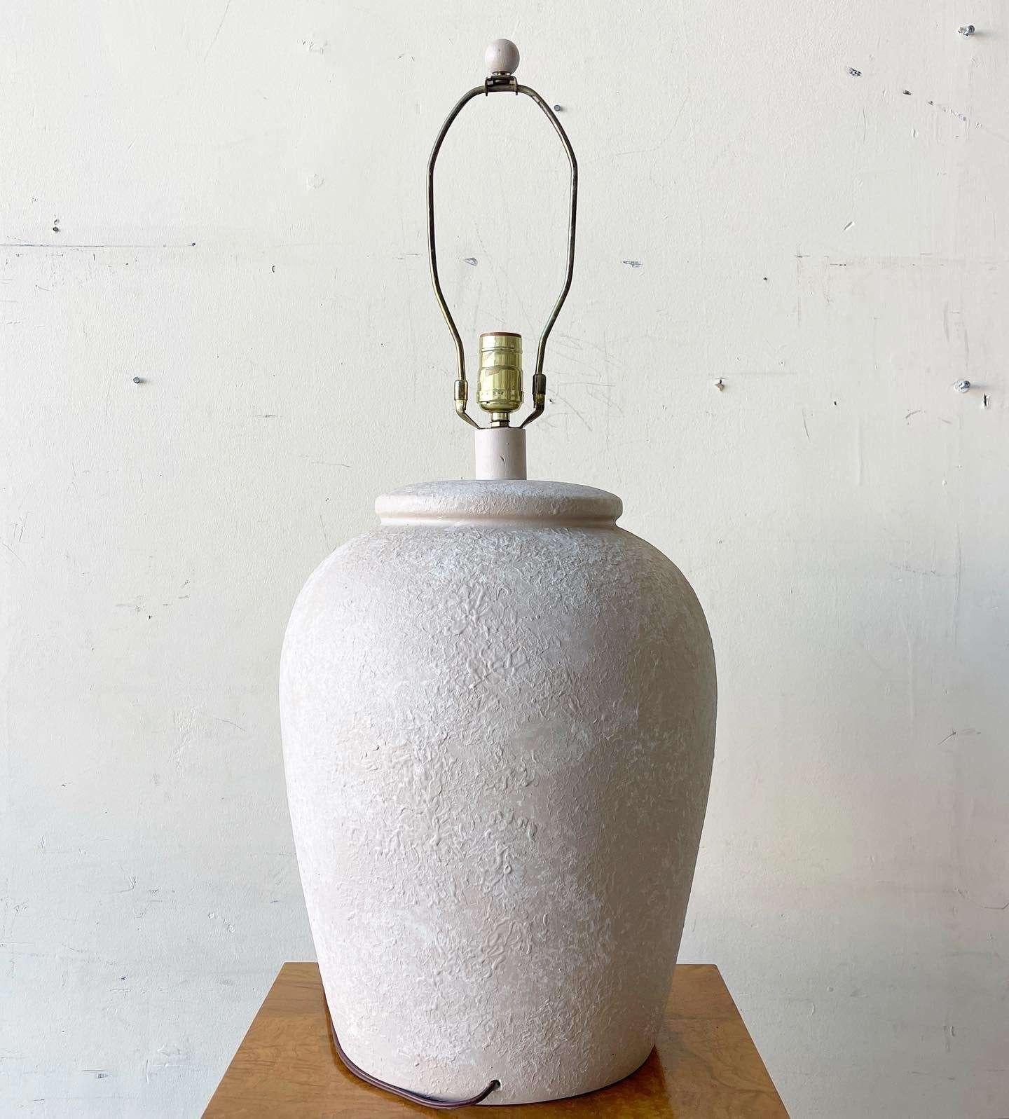 Postmodern Textured Almond and Beige Table Lamp In Good Condition For Sale In Delray Beach, FL