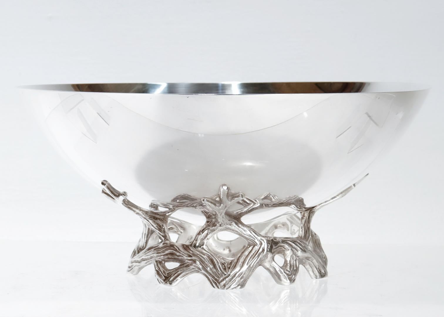 Postmodern Tiffany & Co. Sterling Silver Centerpiece Bowl Model No 23886 In Good Condition For Sale In Philadelphia, PA