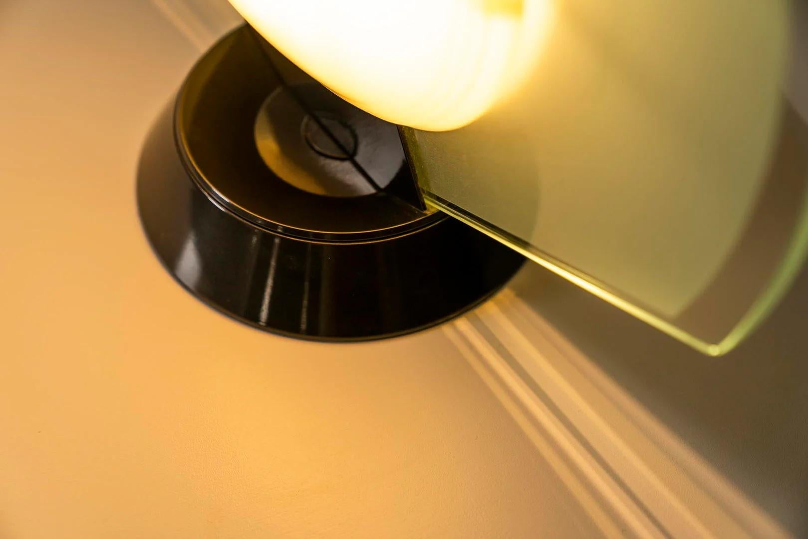 Postmoderne Tikal-Tischlampe (Ende des 20. Jahrhunderts) im Angebot