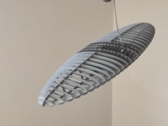 Ciondolo postmoderno Titania per LUCEPLAN di Alberto Meda e Paolo Rizzatto anni '80