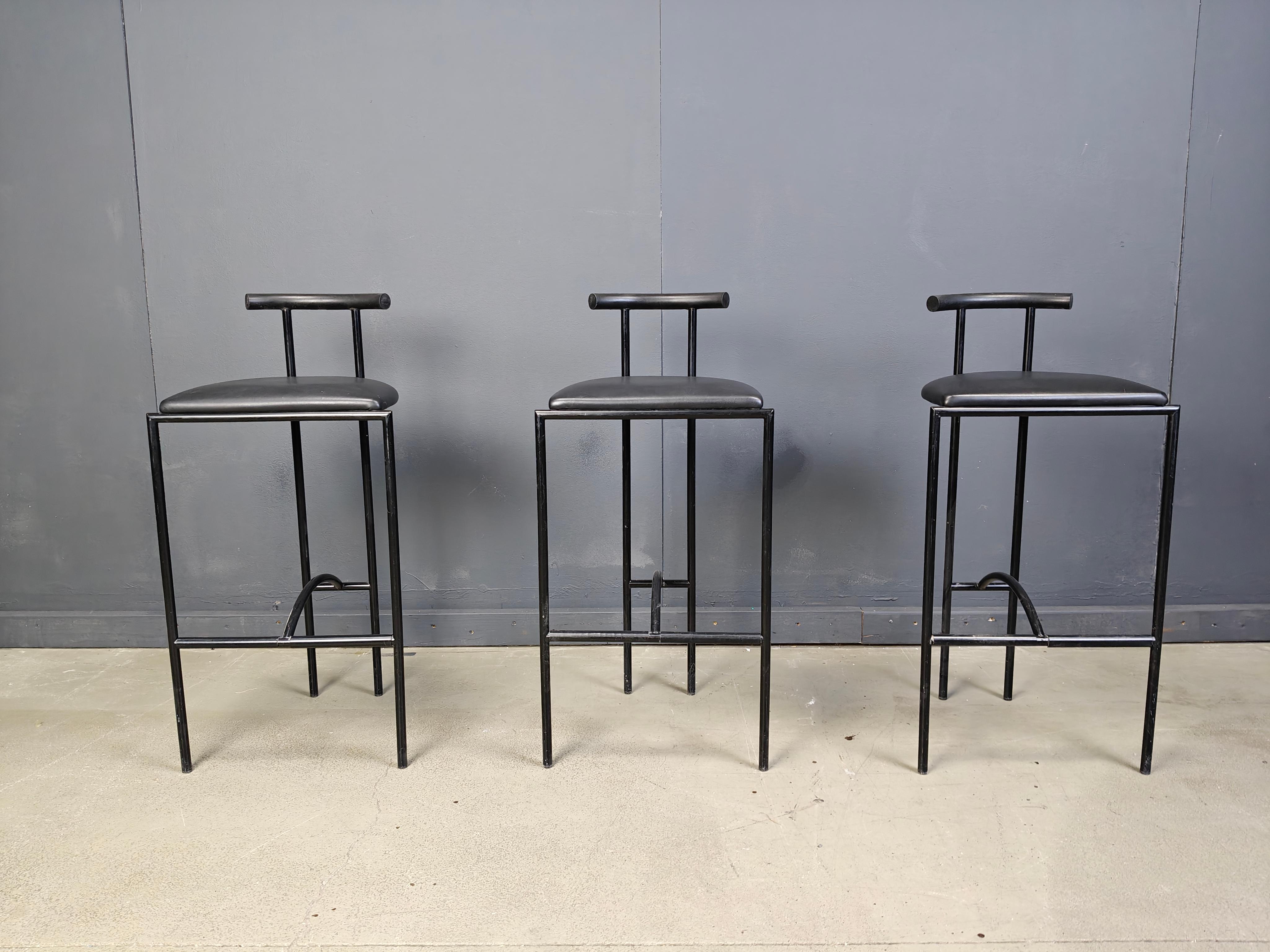 Taburetes de bar Tokio postmodernos de Rodney Kinsman para Bieffeplast, años 80 - set de 3 en venta 3