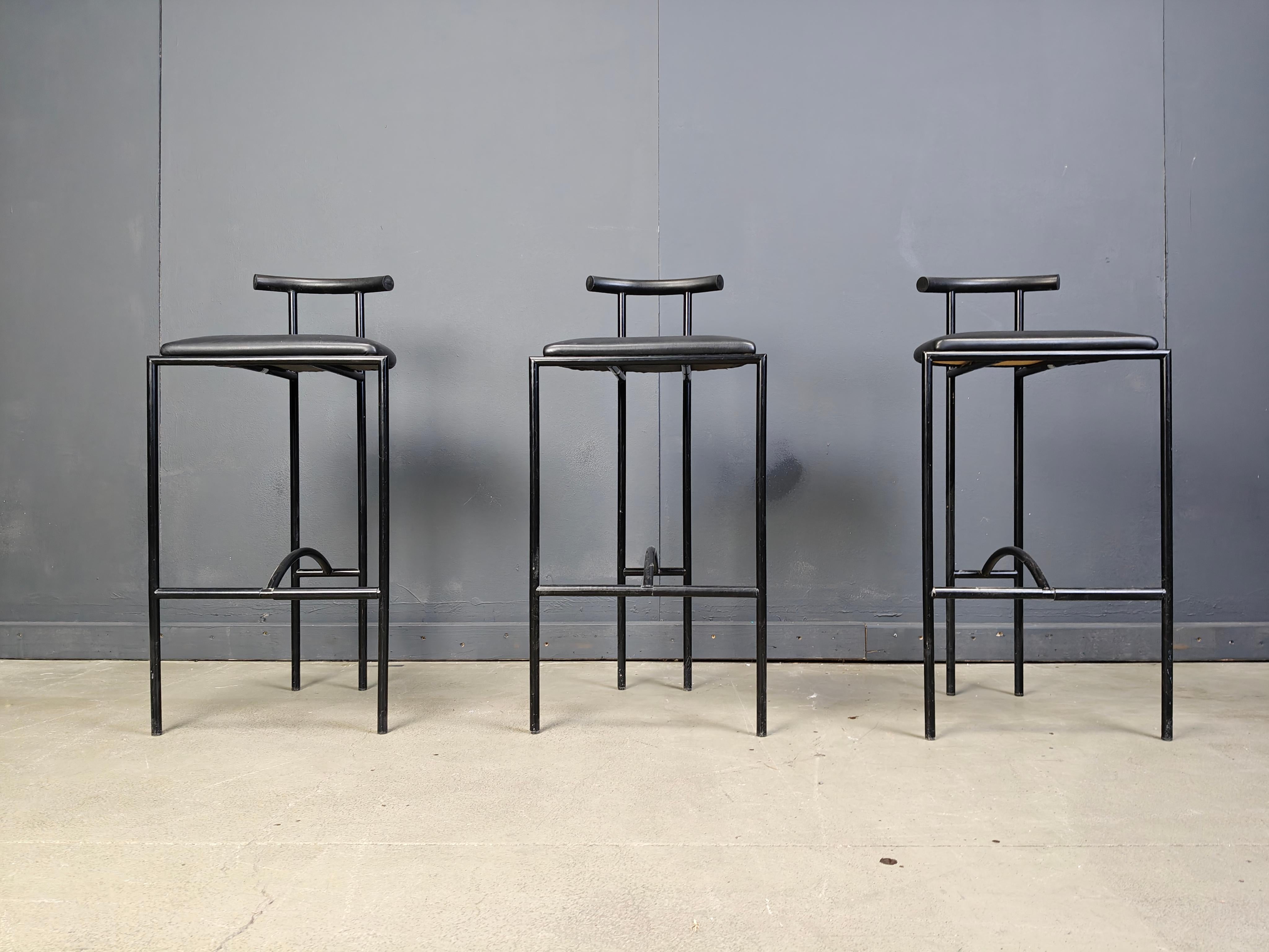 Taburetes de bar Tokio postmodernos de Rodney Kinsman para Bieffeplast, años 80 - set de 3 en venta 2