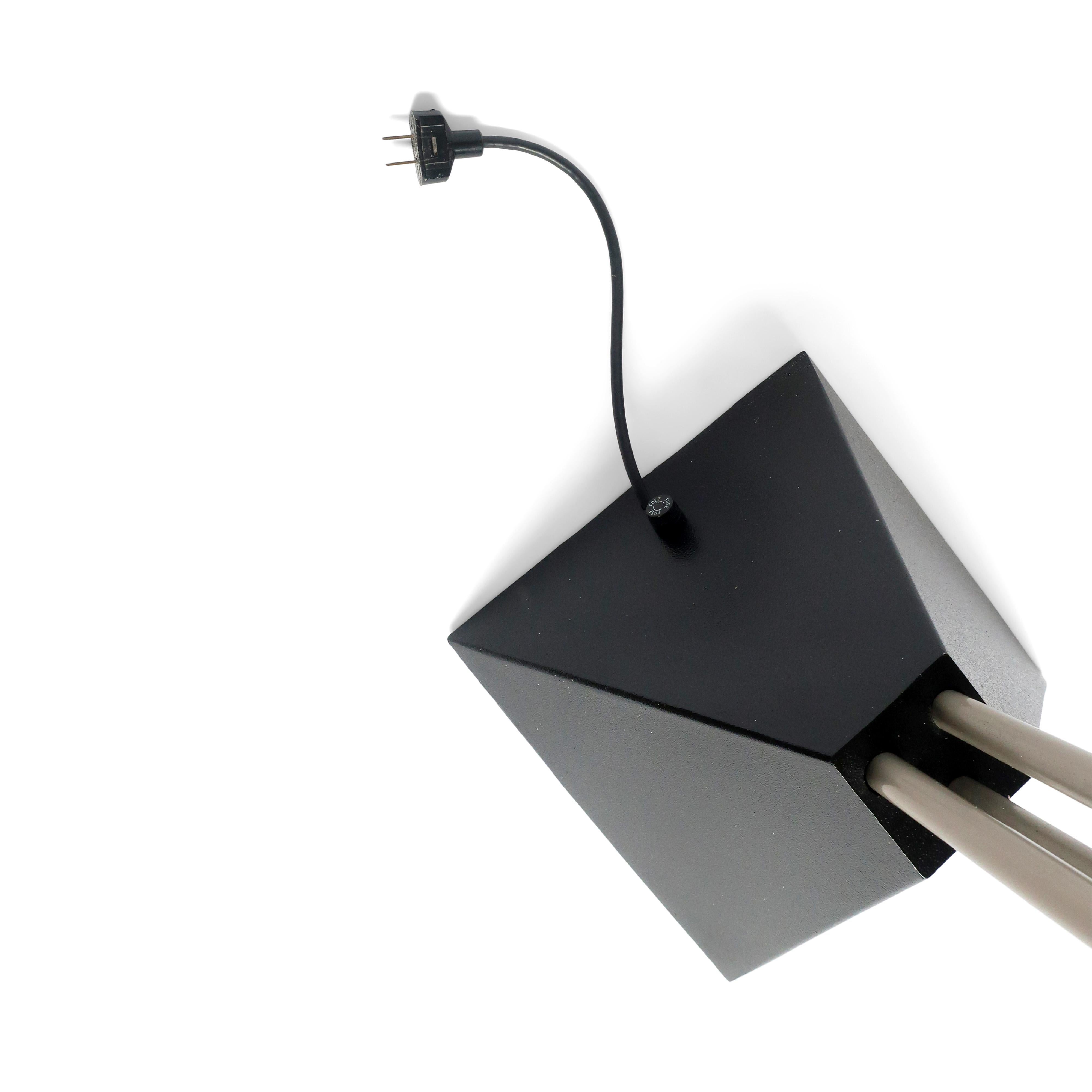 Lampadaire torchère postmoderne de Ron Rezek en vente 3