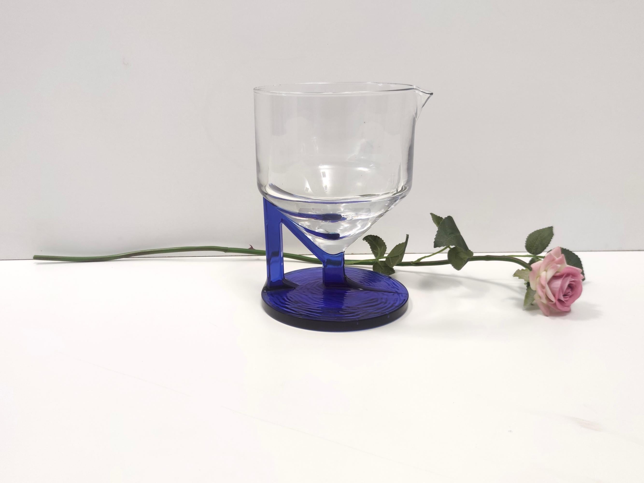 Postmoderner Transparenter und blauer Glaskrug aus Glas, Italien (Moderne der Mitte des Jahrhunderts) im Angebot