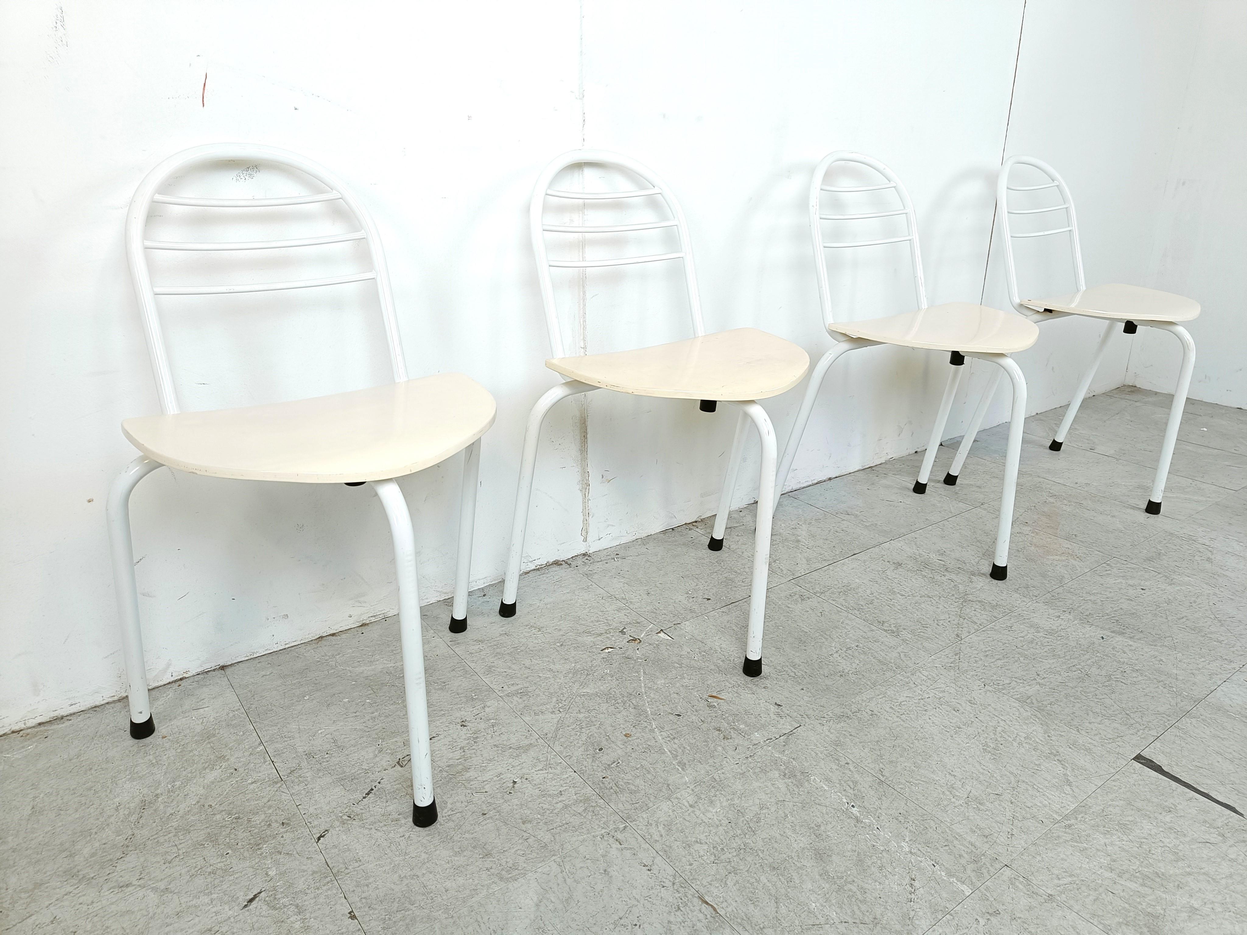 Postmodern tripod dining chairs, 1980s In Good Condition For Sale In HEVERLEE, BE