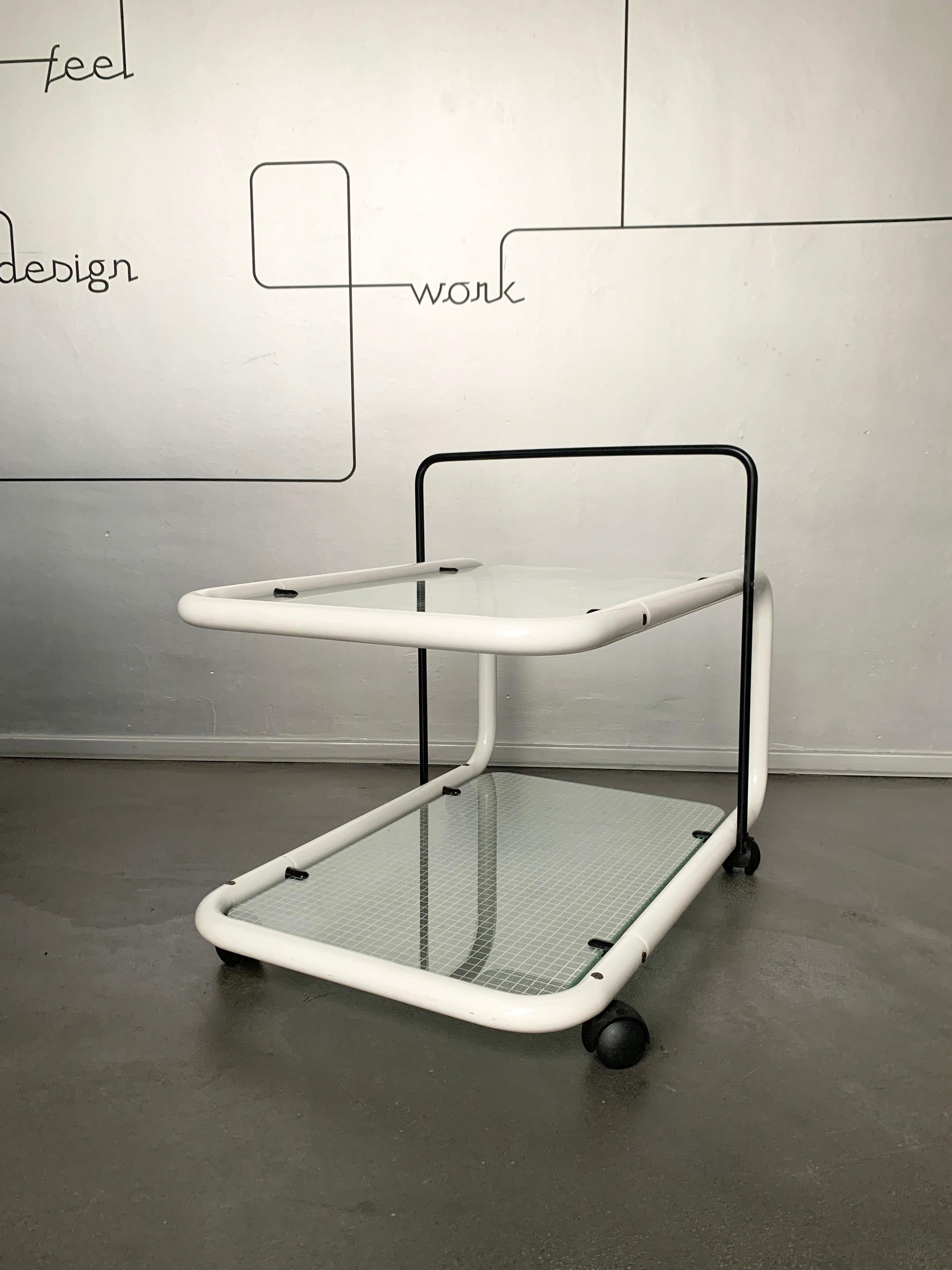 Postmodern Trolley, Memphis Style, Quaderna Pattern, Italy 1980s In Good Condition For Sale In Vorst, BE