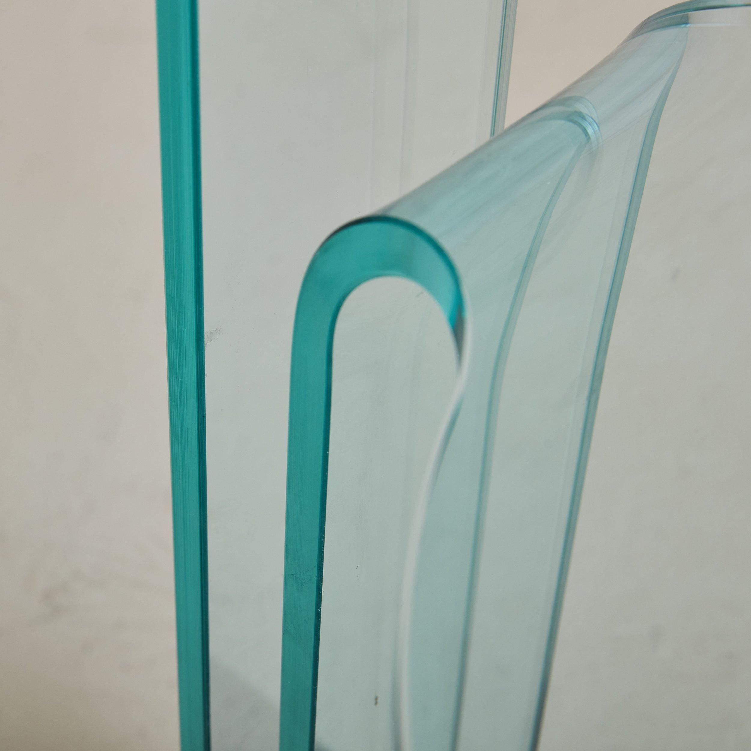 Beistelltisch aus Glas im Vintage-Stil, hergestellt in Italien (Ende des 20. Jahrhunderts) im Angebot