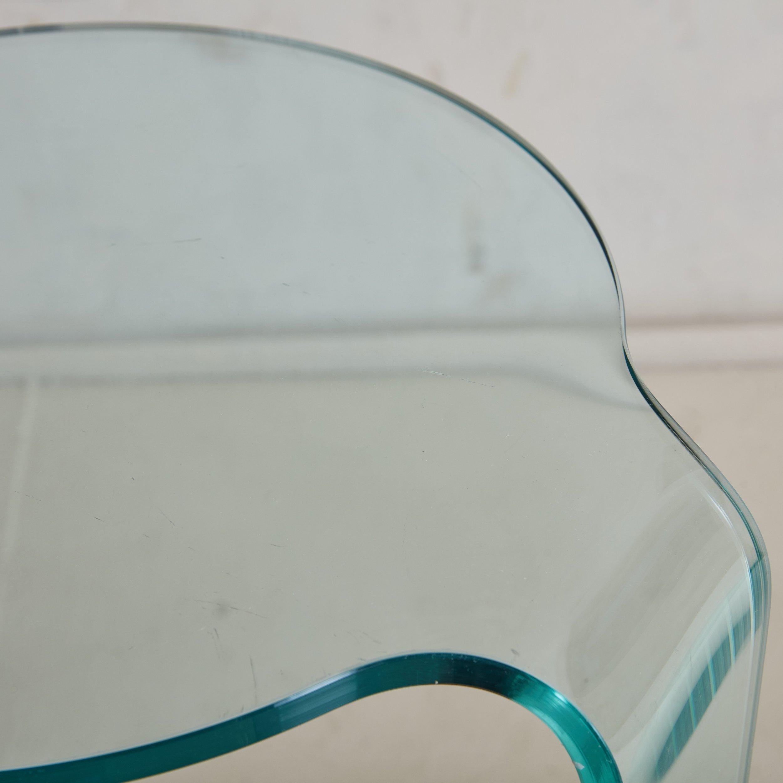 Beistelltisch aus Glas im Vintage-Stil, hergestellt in Italien im Angebot 3
