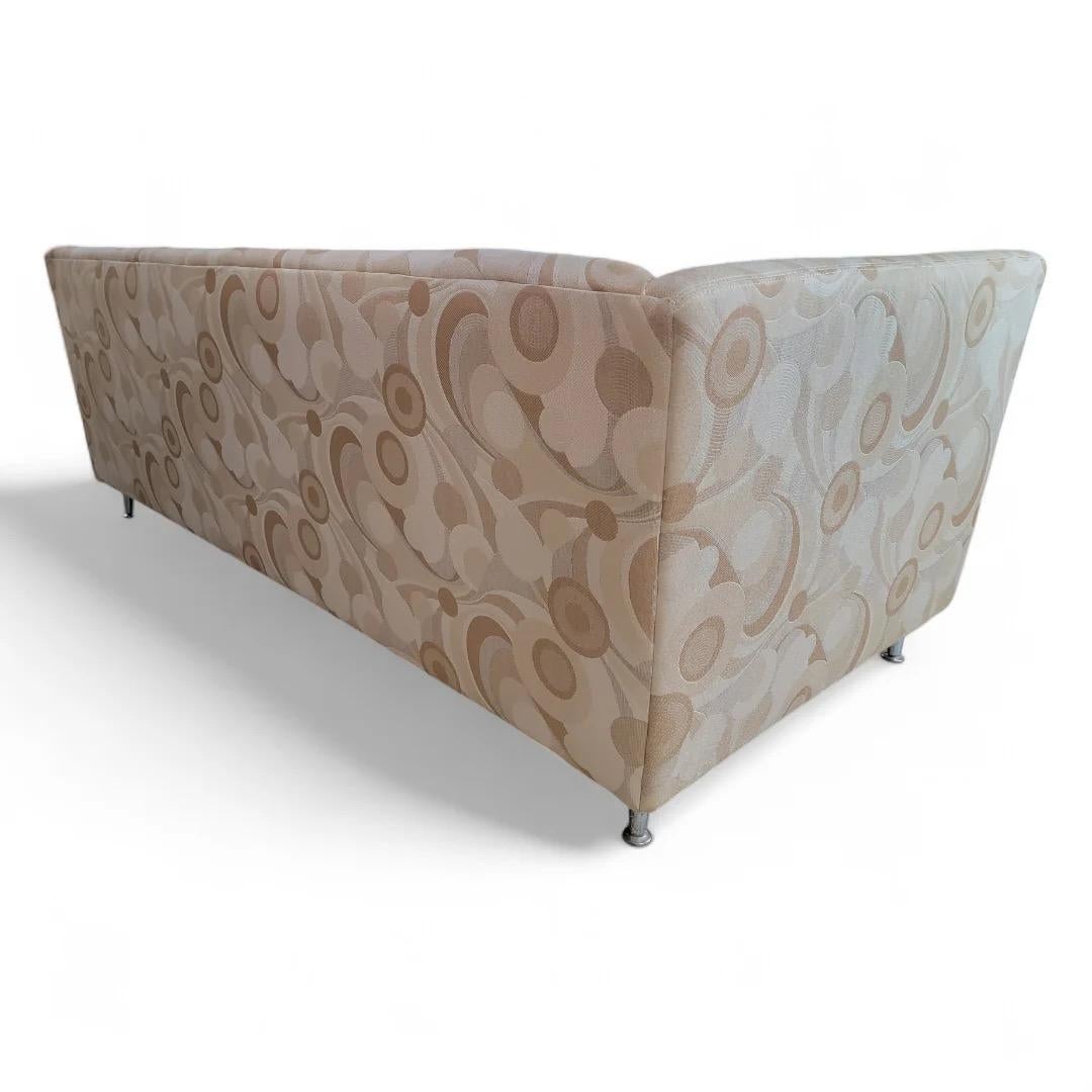 Chaise longue postmoderne tapissée en forme de L et pieds en métal sectionnels par Carsons Bon état - En vente à Chicago, IL