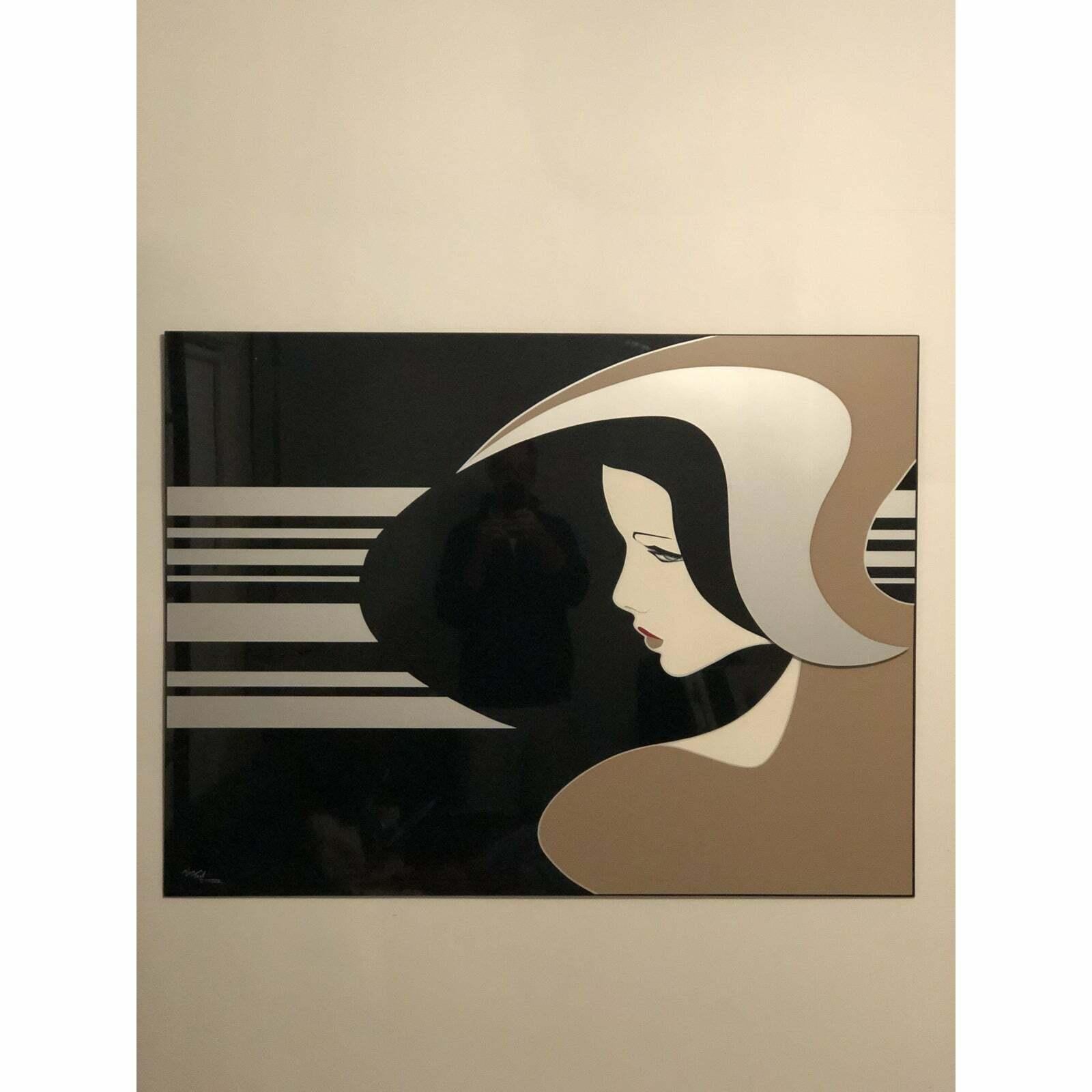 Superb acrylic wall hanging by Van Teal. Artist Orlando Acosta captures the 70s & 80s with great subject and movement.
3D affect with raised hood.