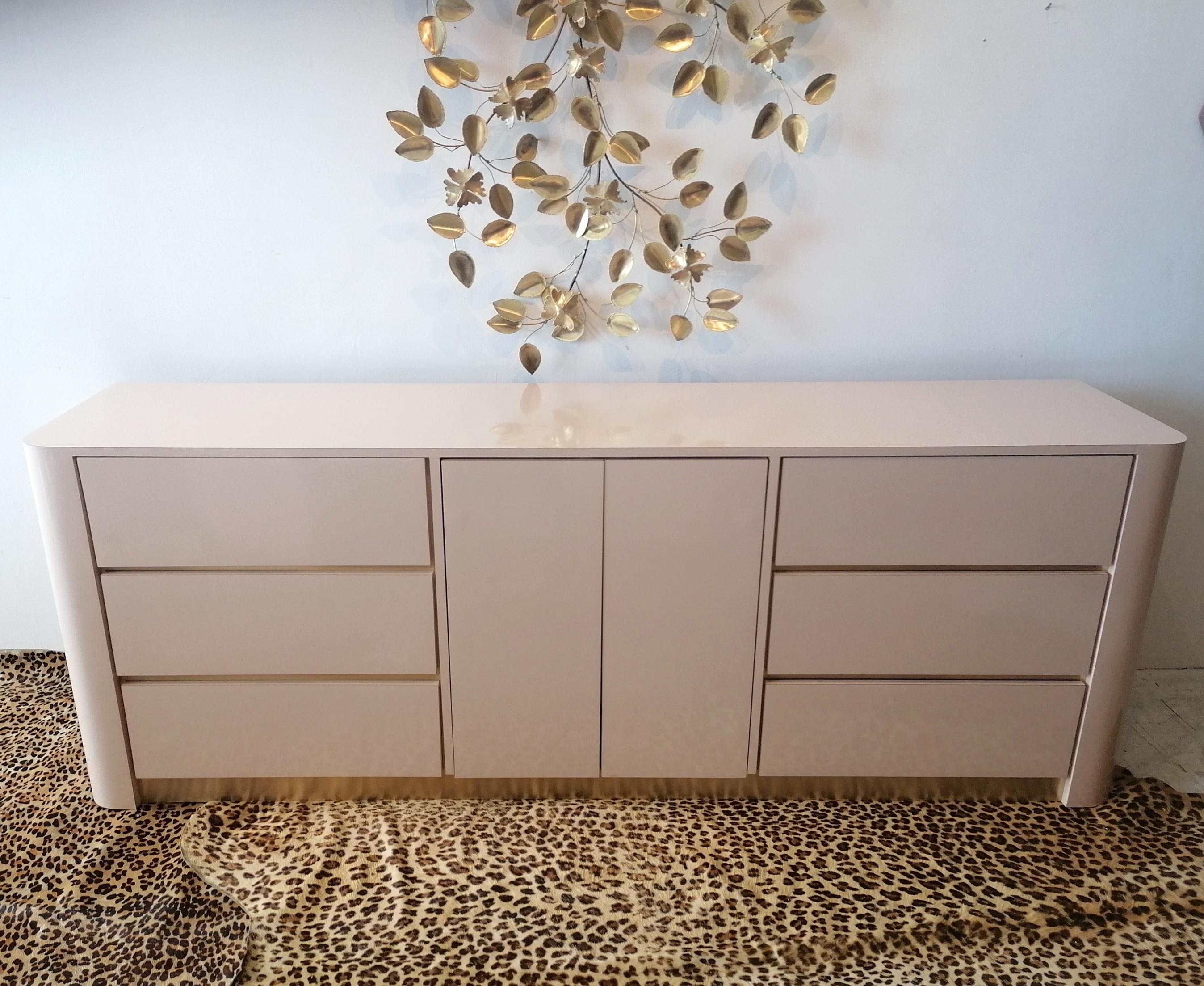 20th Century Postmodern vintage 1980s American pale blush pink & gold sideboard with drawers For Sale