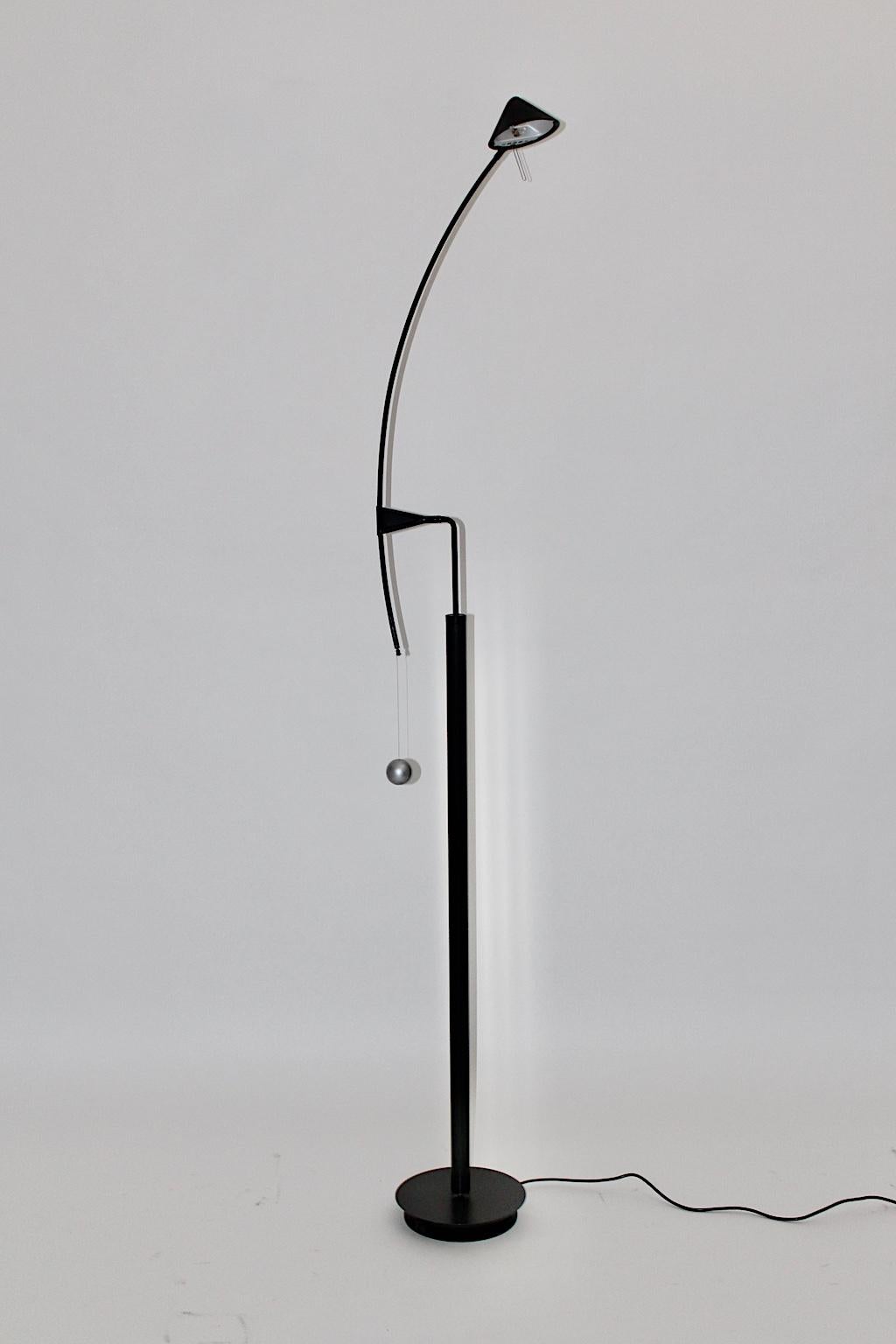 Postmoderne schwarze Vintage-Stehleuchte von Carlo Forcolini 1989 für Artemide Italien im Angebot 11