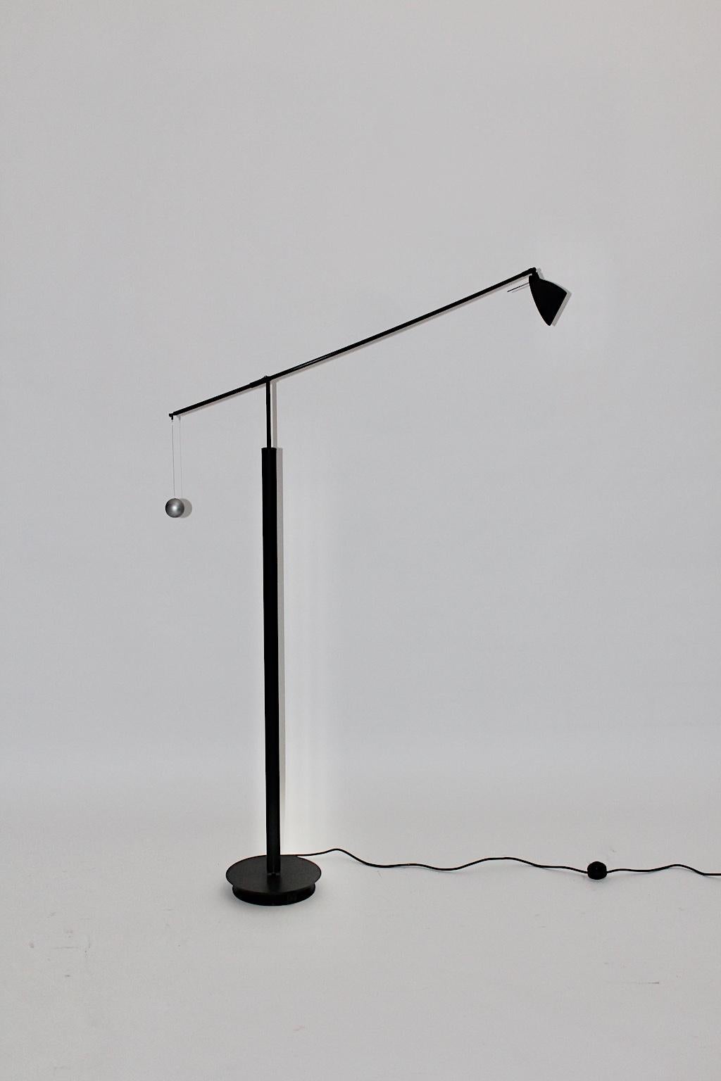 Lámpara de Pie Negra Vintage Postmoderna de Carlo Forcolini 1989 para Artemide Italia en venta 1