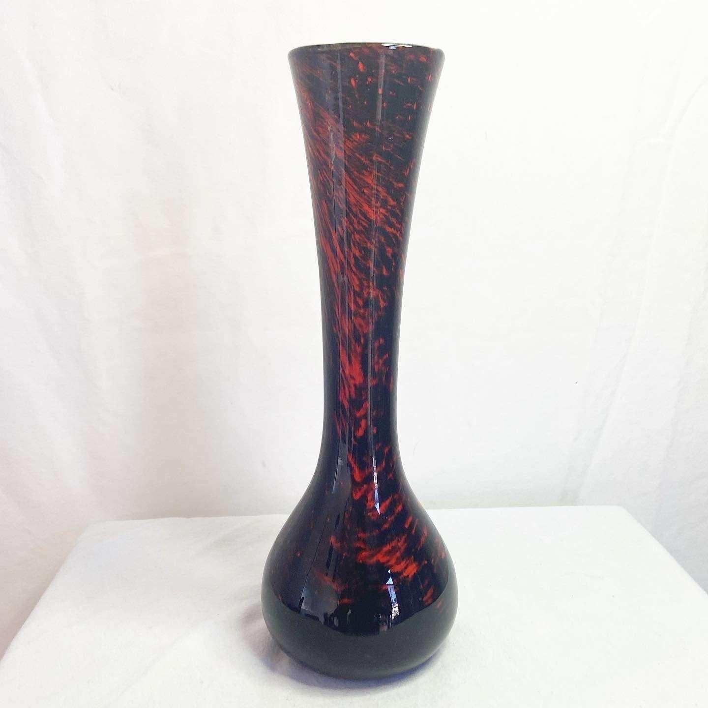Fin du 20e siècle Vase postmoderne vintage en céramique noire, rouge et orange en vente