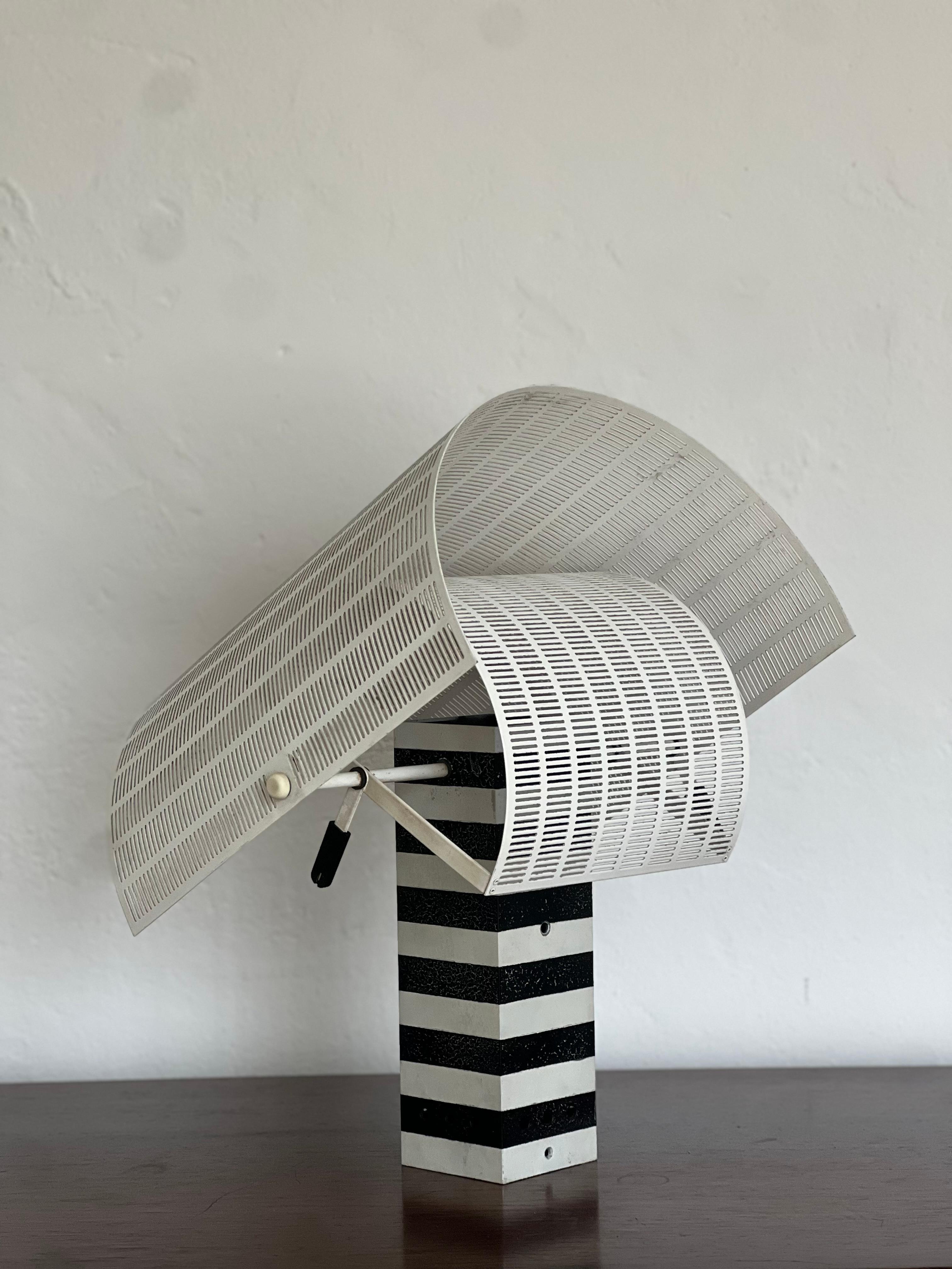Lampada da parete postmoderna vintage in bianco e nero Shogun Mario Botta Artemide 1986 Italia in vendita 4