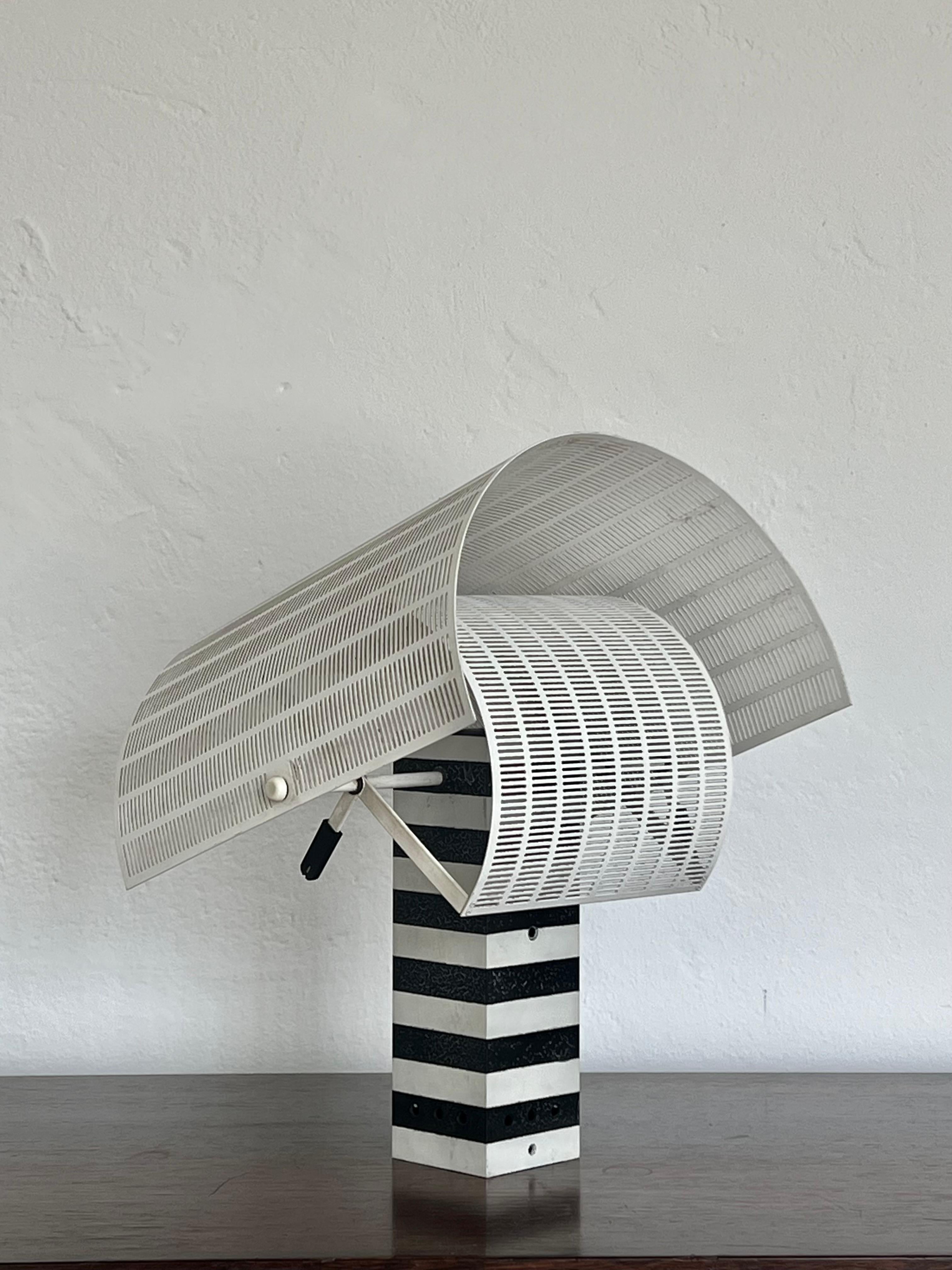 Lampada da parete postmoderna vintage in bianco e nero Shogun Mario Botta Artemide 1986 Italia in vendita 11
