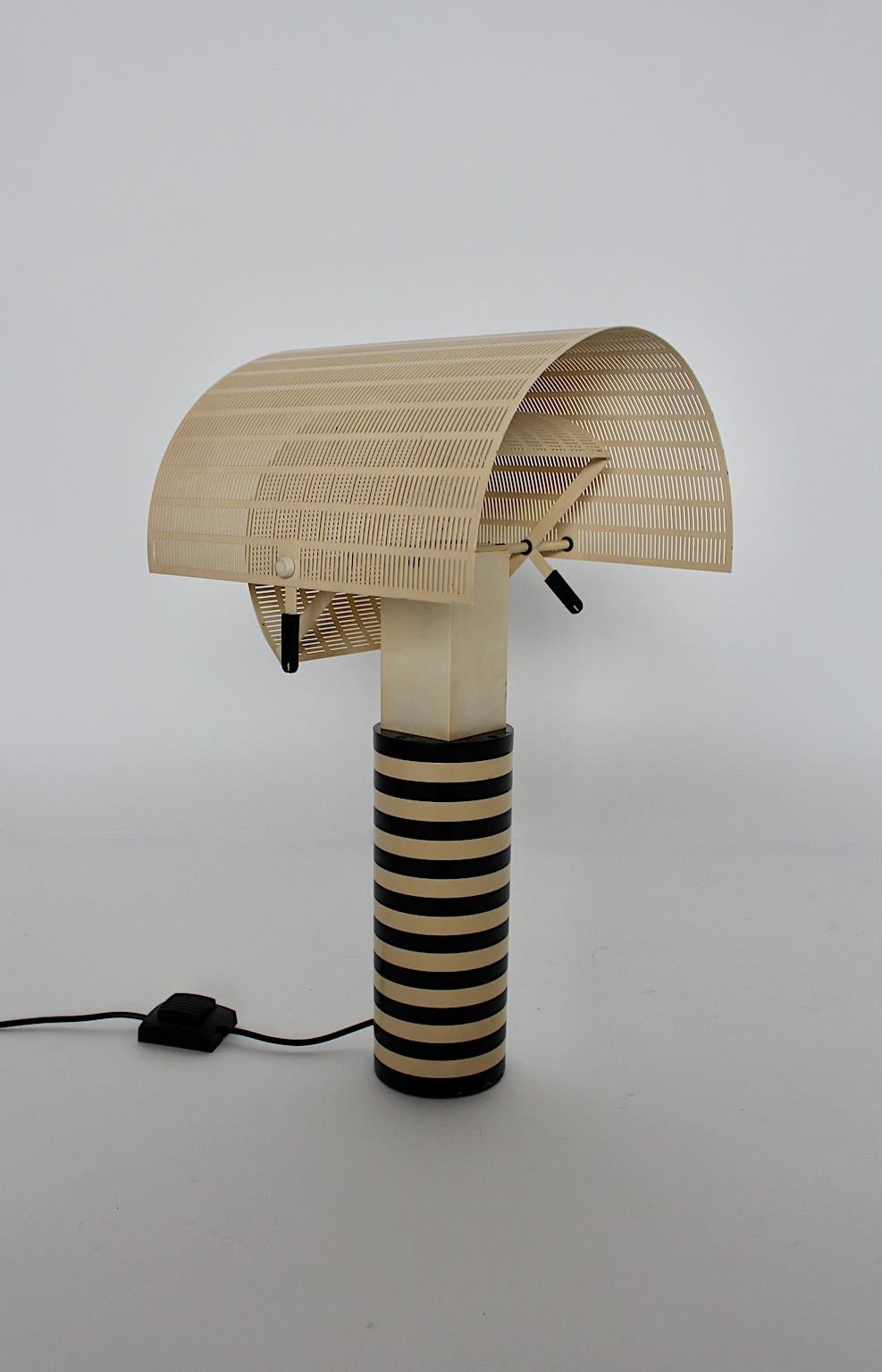 Postmoderne Lampe de bureau vintage postmoderne noire et blanche Shogun de Mario Botta Artemide, 1986, Italie en vente