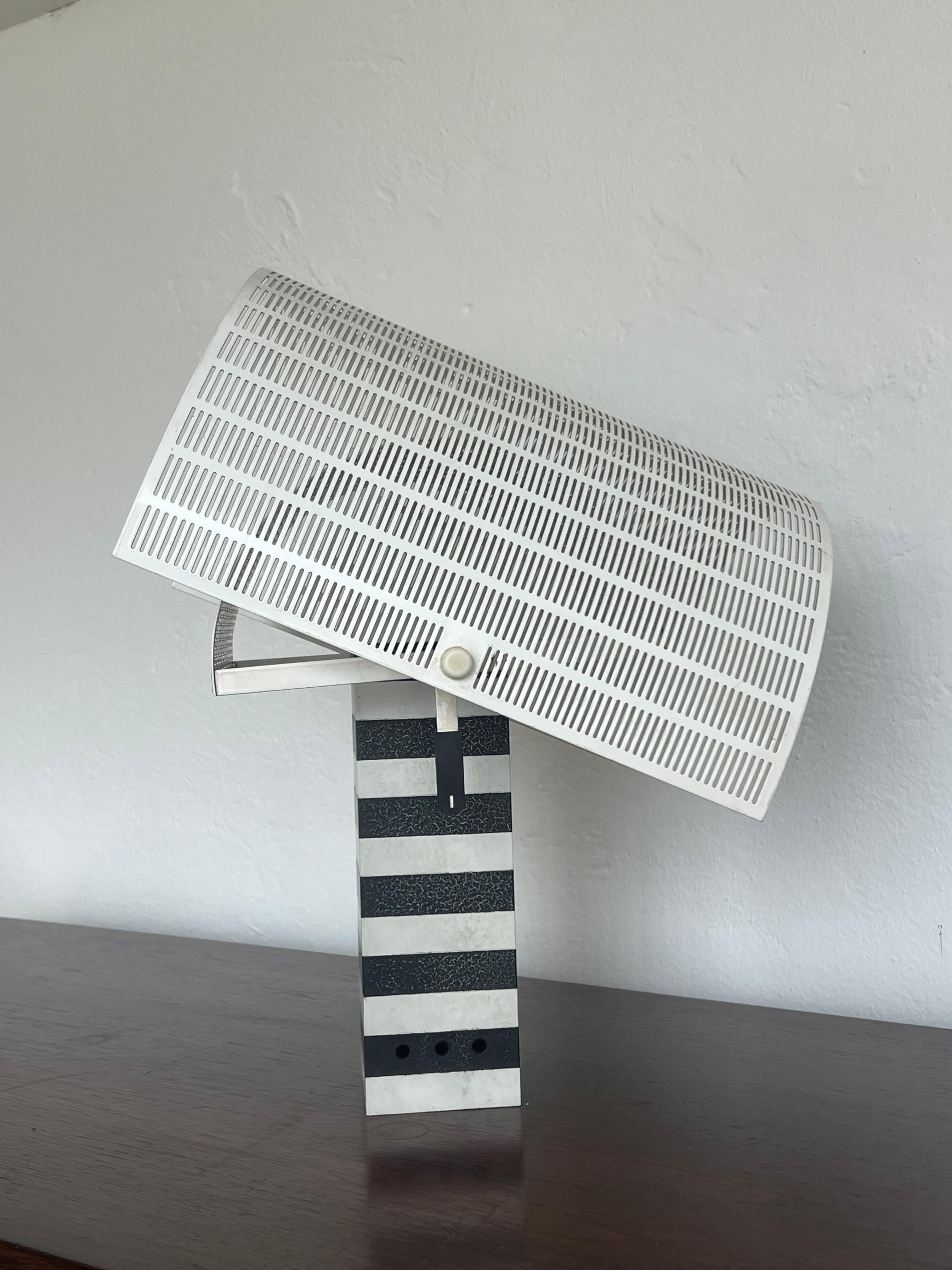 Lampada da parete postmoderna vintage in bianco e nero Shogun Mario Botta Artemide 1986 Italia In condizioni buone in vendita a Milano, IT