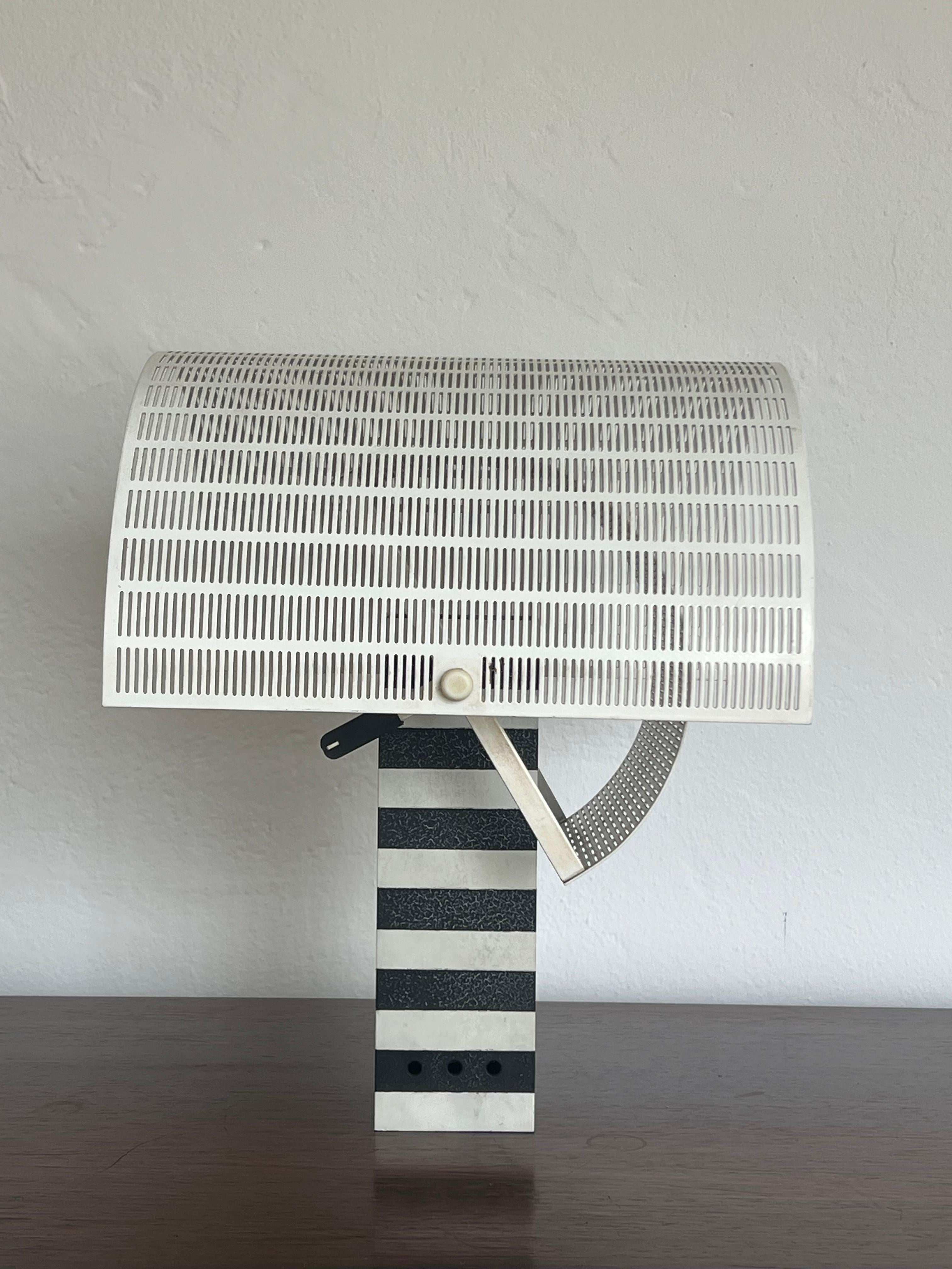 Lampada da parete postmoderna vintage in bianco e nero Shogun Mario Botta Artemide 1986 Italia in vendita 1