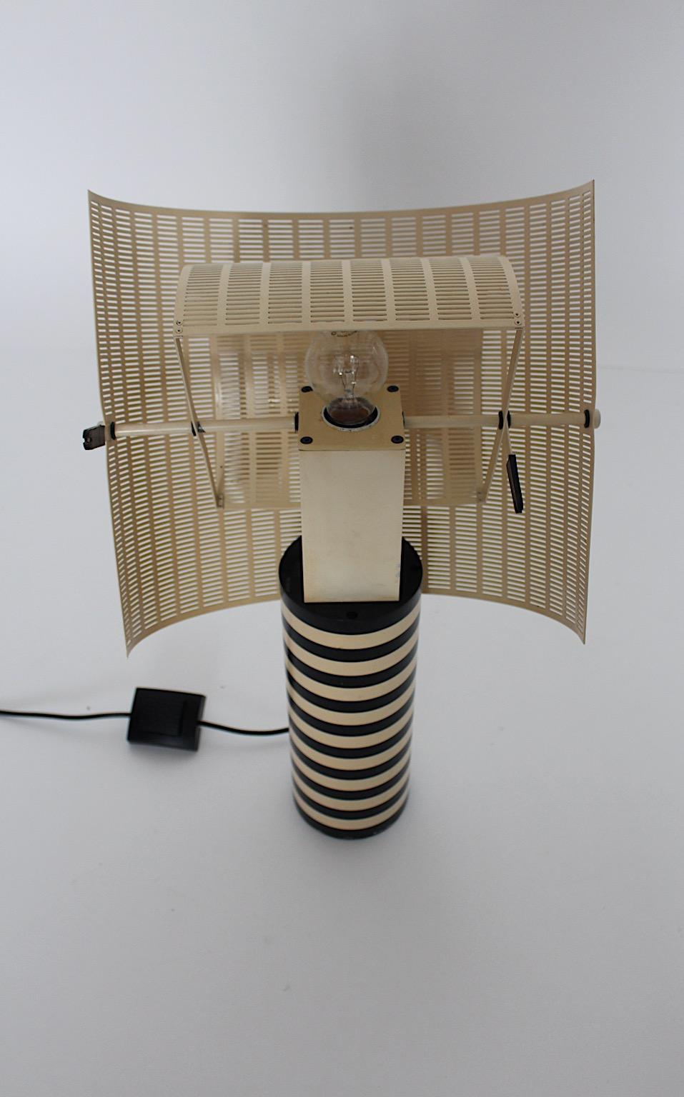 Métal Lampe de bureau vintage postmoderne noire et blanche Shogun de Mario Botta Artemide, 1986, Italie en vente