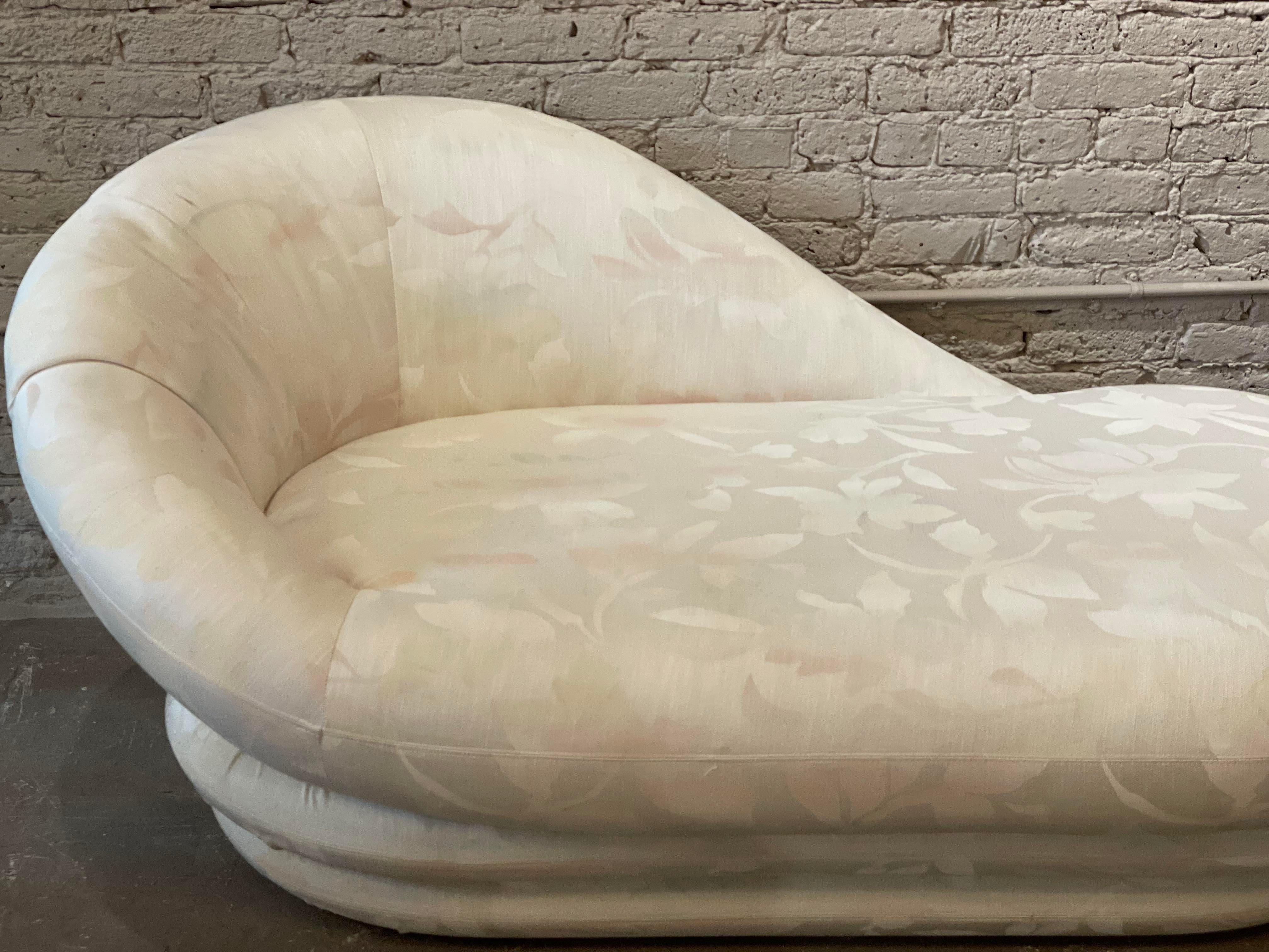 Late 20th Century Postmodern Vintage Chaise Lounge Sette