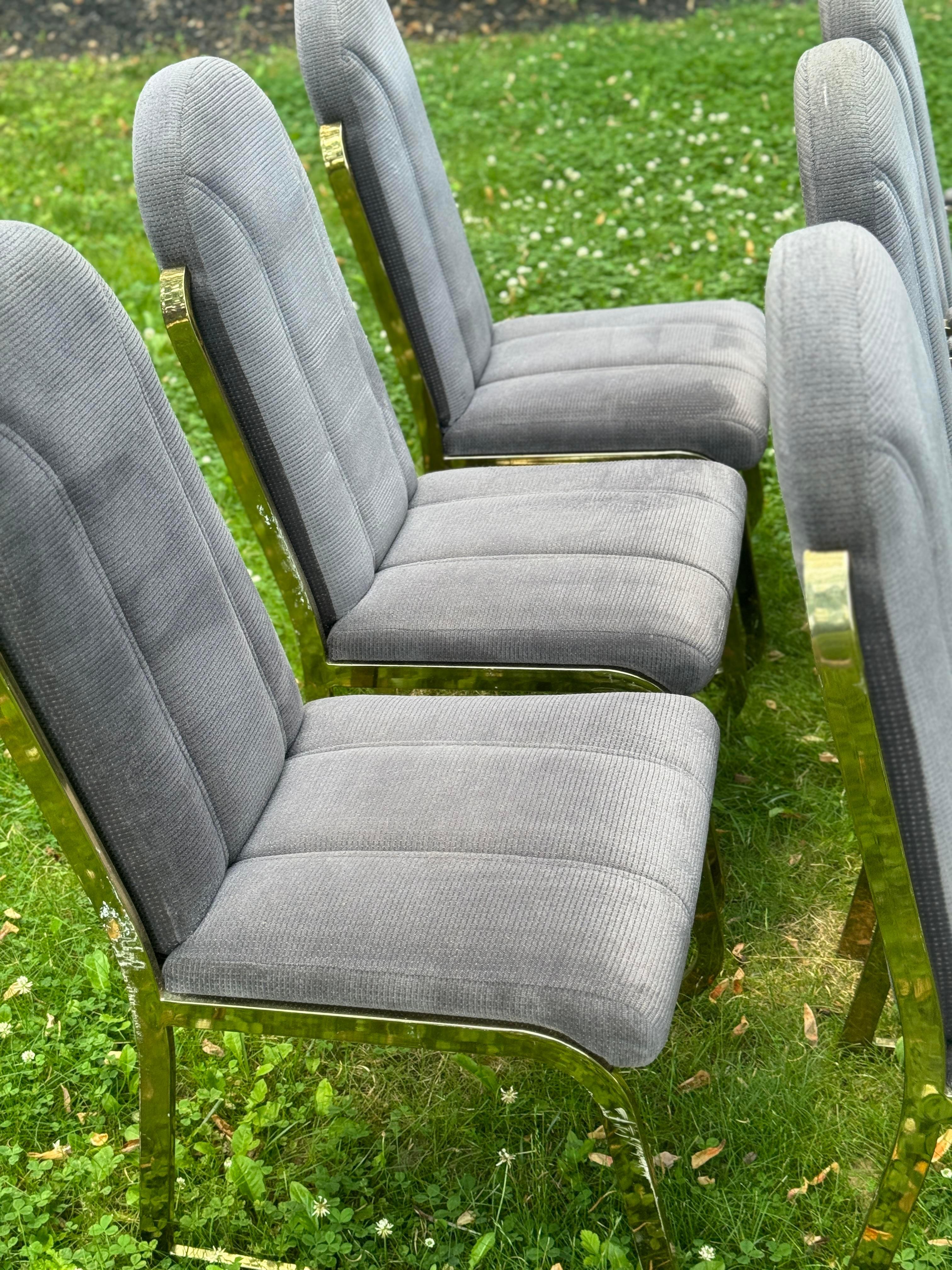Sedie da pranzo imbottite in ottone postmoderne e vintage Hollywood Regency - Set di 6 sedie In condizioni buone in vendita a Elkton, MD