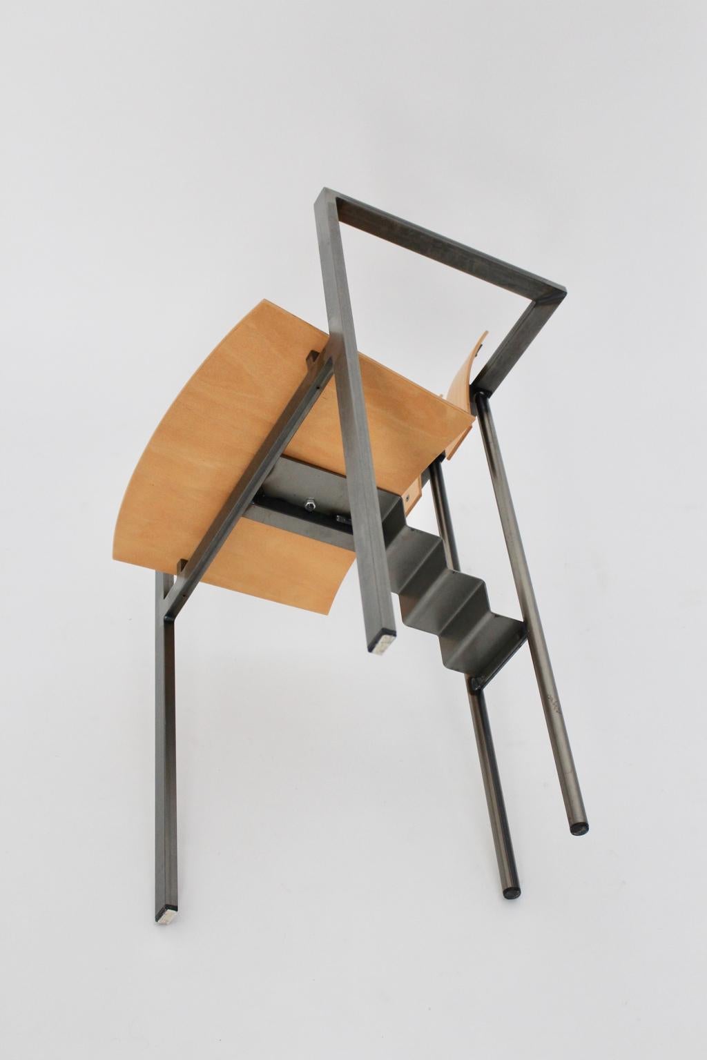Ensemble de six chaises de salle à manger vintage postmodernes en hêtre et métal, vers 1980, Italie en vente 12