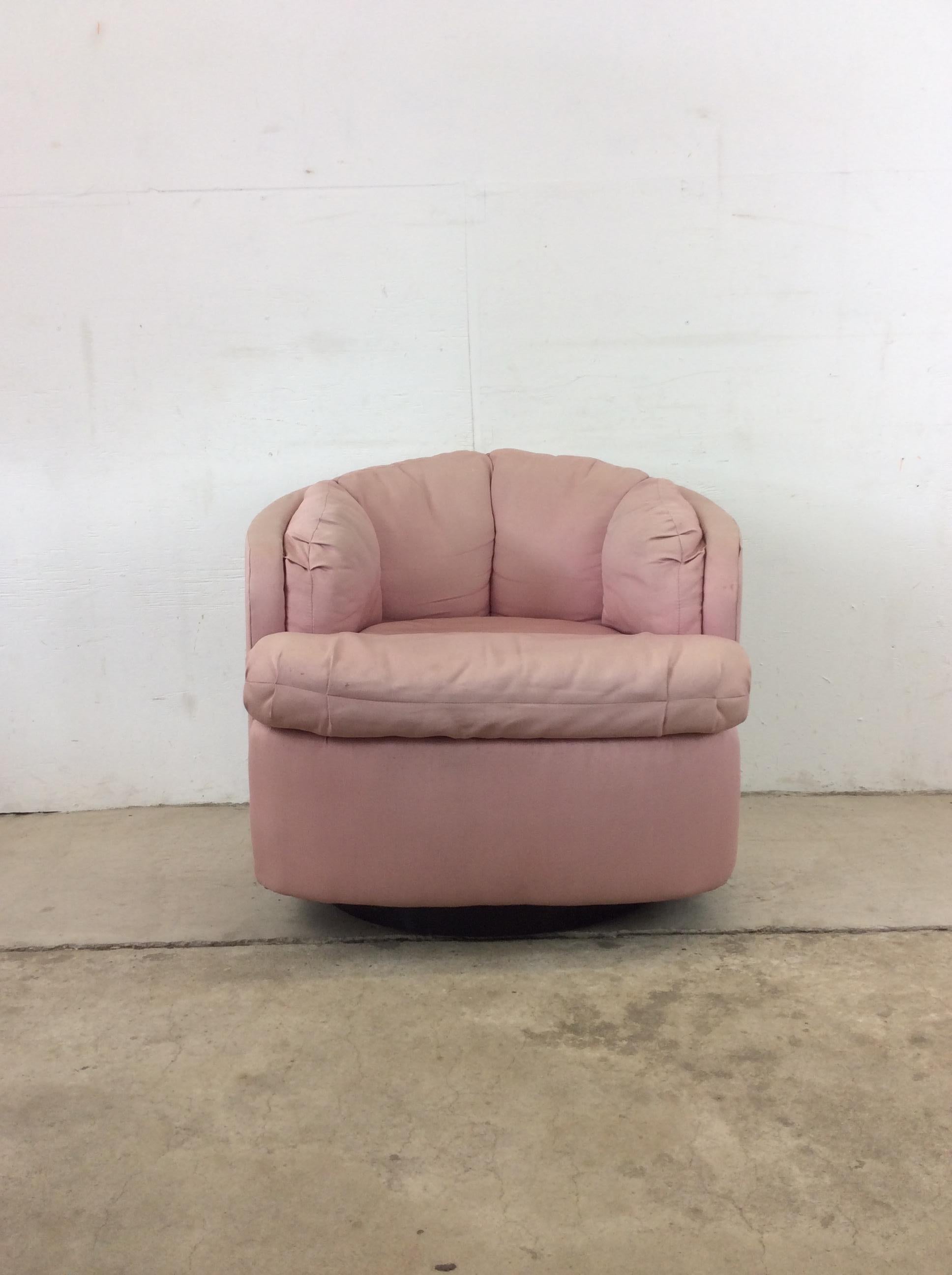 This vintage upholstered club chair features original pink upholstery, removable cushions, tufted seat back and removable cushions.


Dimensions: 28.5W 31D 28H 17.5SH 23.5AH.

