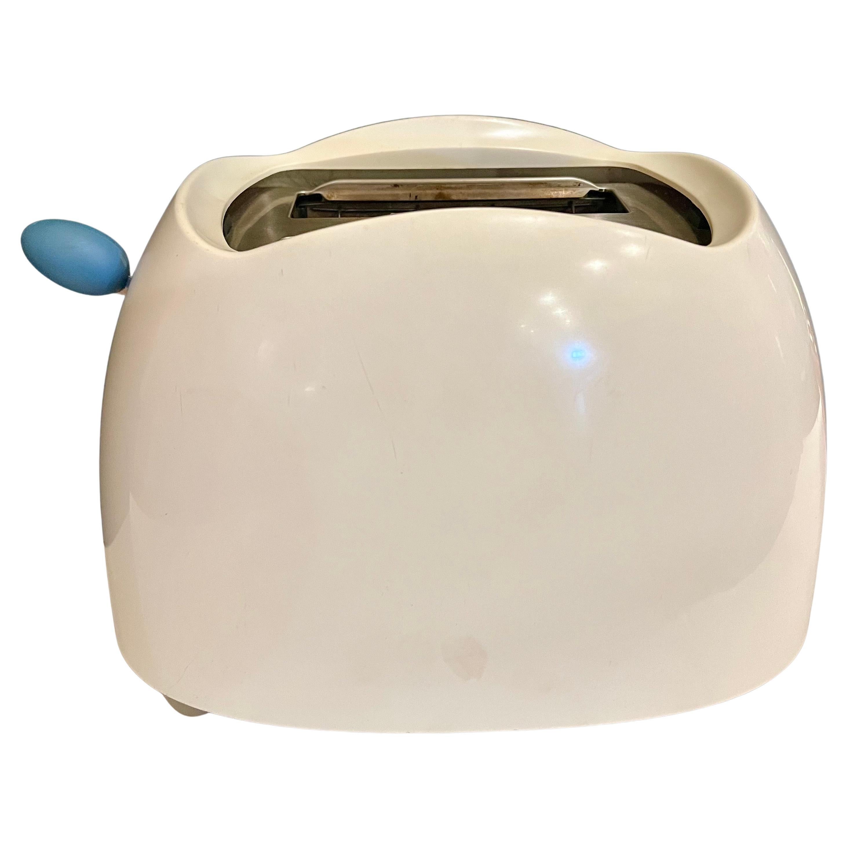 Great design on this collectible piece by Michael Graves for Black & Decker , circa 1990's it works but the bish on the plastic is worn due to age as shown.