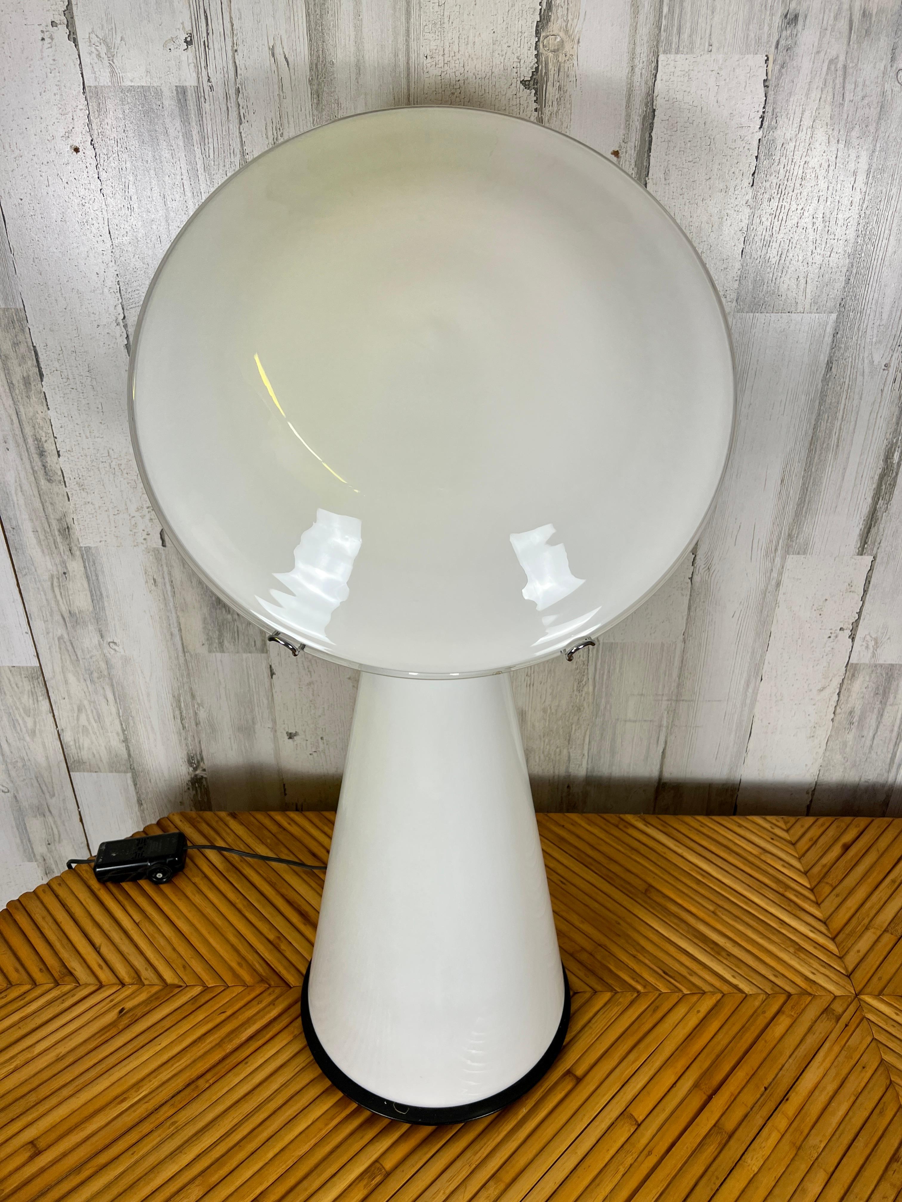 Postmodern Vistosi Table Lamp In Good Condition For Sale In Denton, TX