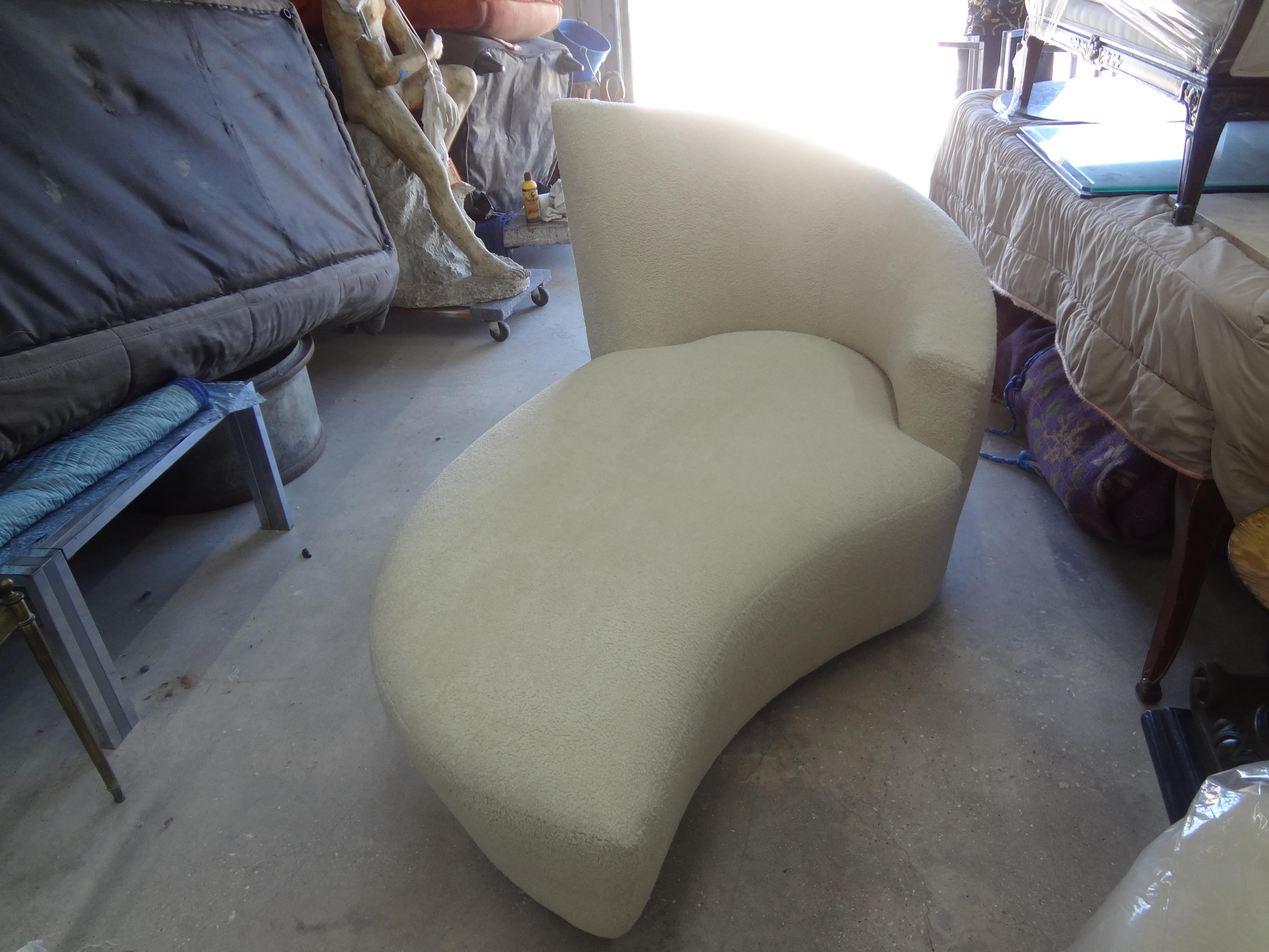 Postmodern Curvaceous Sculptural Chaise For Sale 2