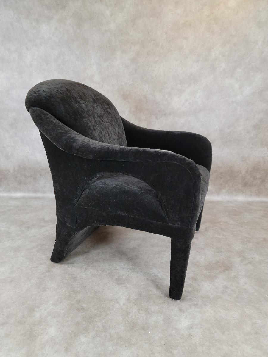 Postmodern Black Crushed Velvet Upholstered Club Chair In Good Condition In Chicago, IL