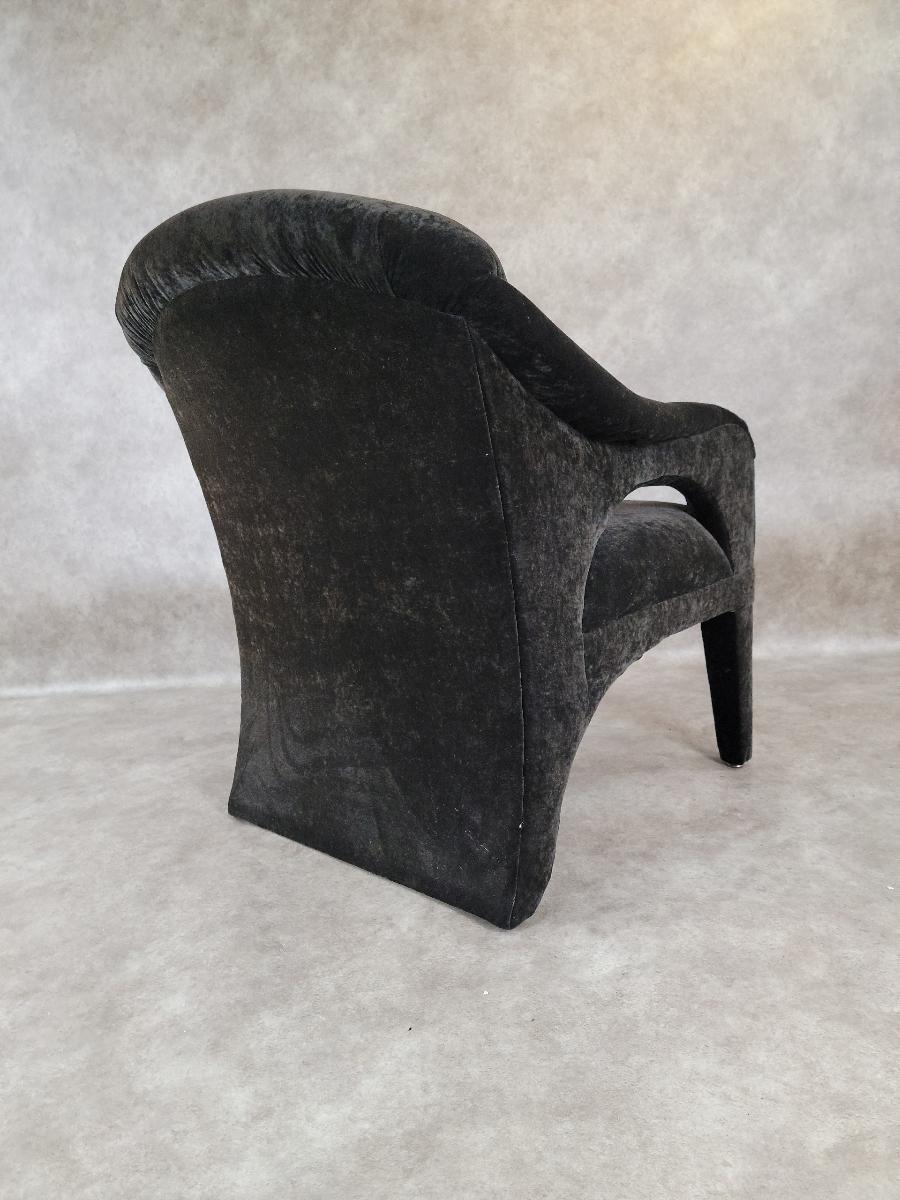 Upholstery Postmodern Black Crushed Velvet Upholstered Club Chair