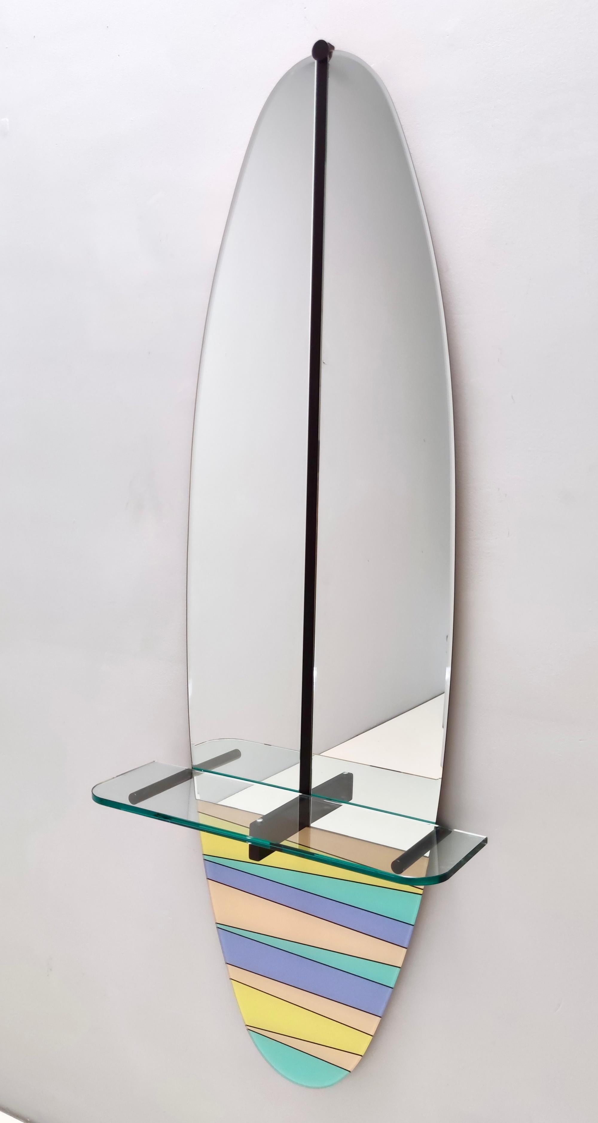 italien Miroir d'entrée postmoderne avec plateau en verre en vente