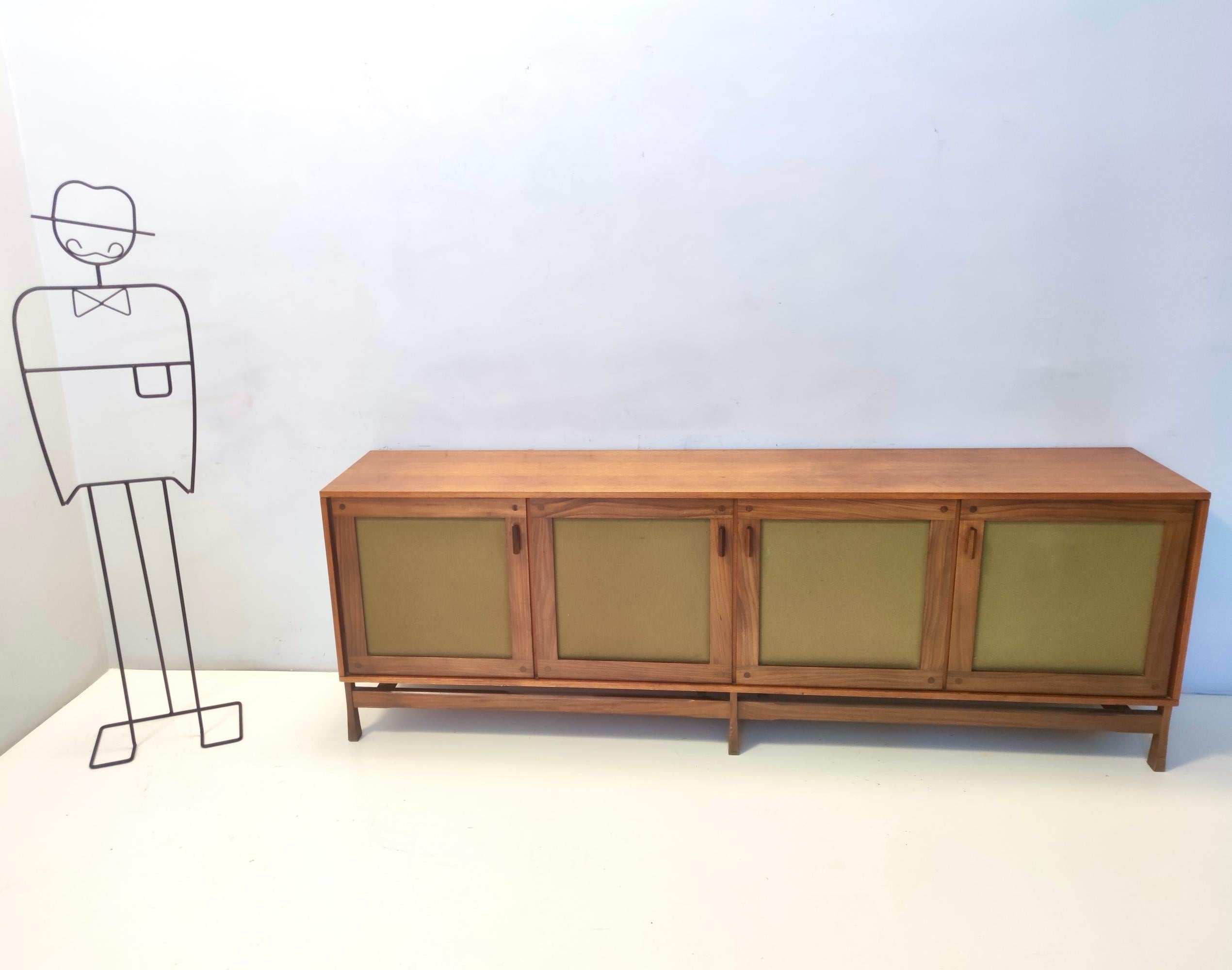 Postmodernes Sideboard aus Nussbaumholz, hergestellt von Saima, Pavia, Italien (Italienisch) im Angebot
