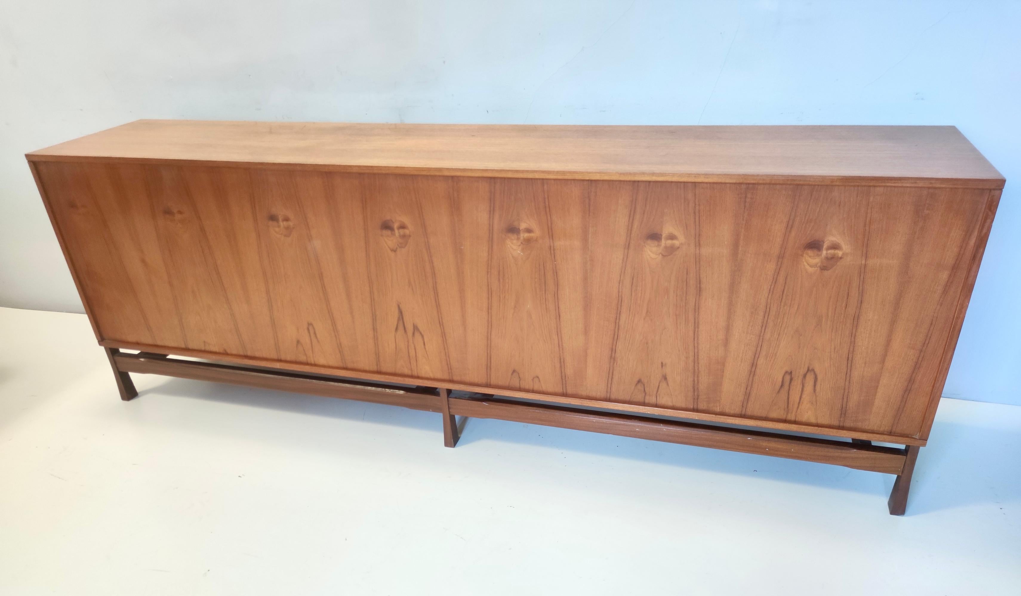 Postmodern Walnut Sideboard Produced by Saima, Pavia, Italy In Good Condition For Sale In Bresso, Lombardy